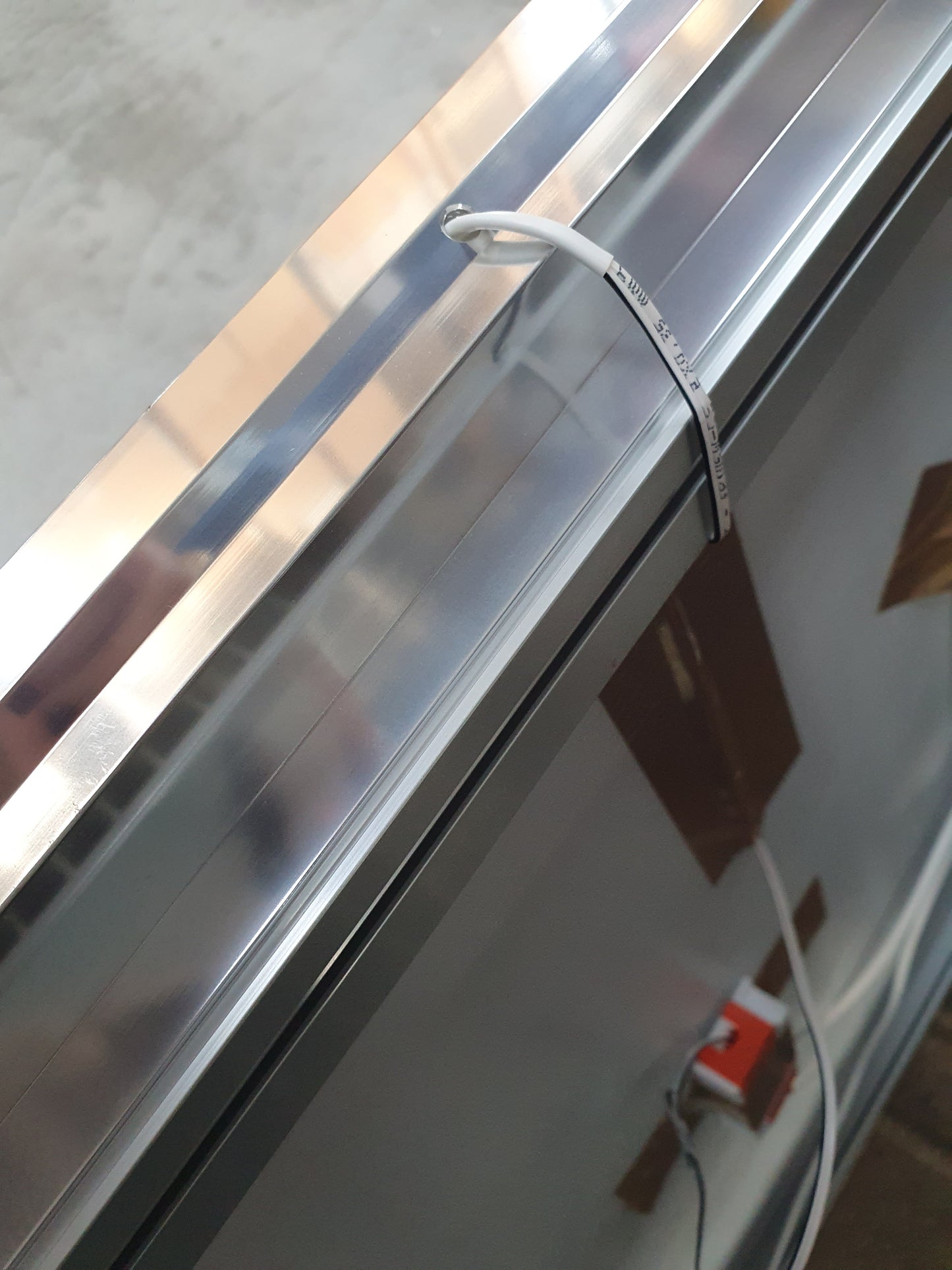 Specchio bagno moderno con illuminazione rif. 103
