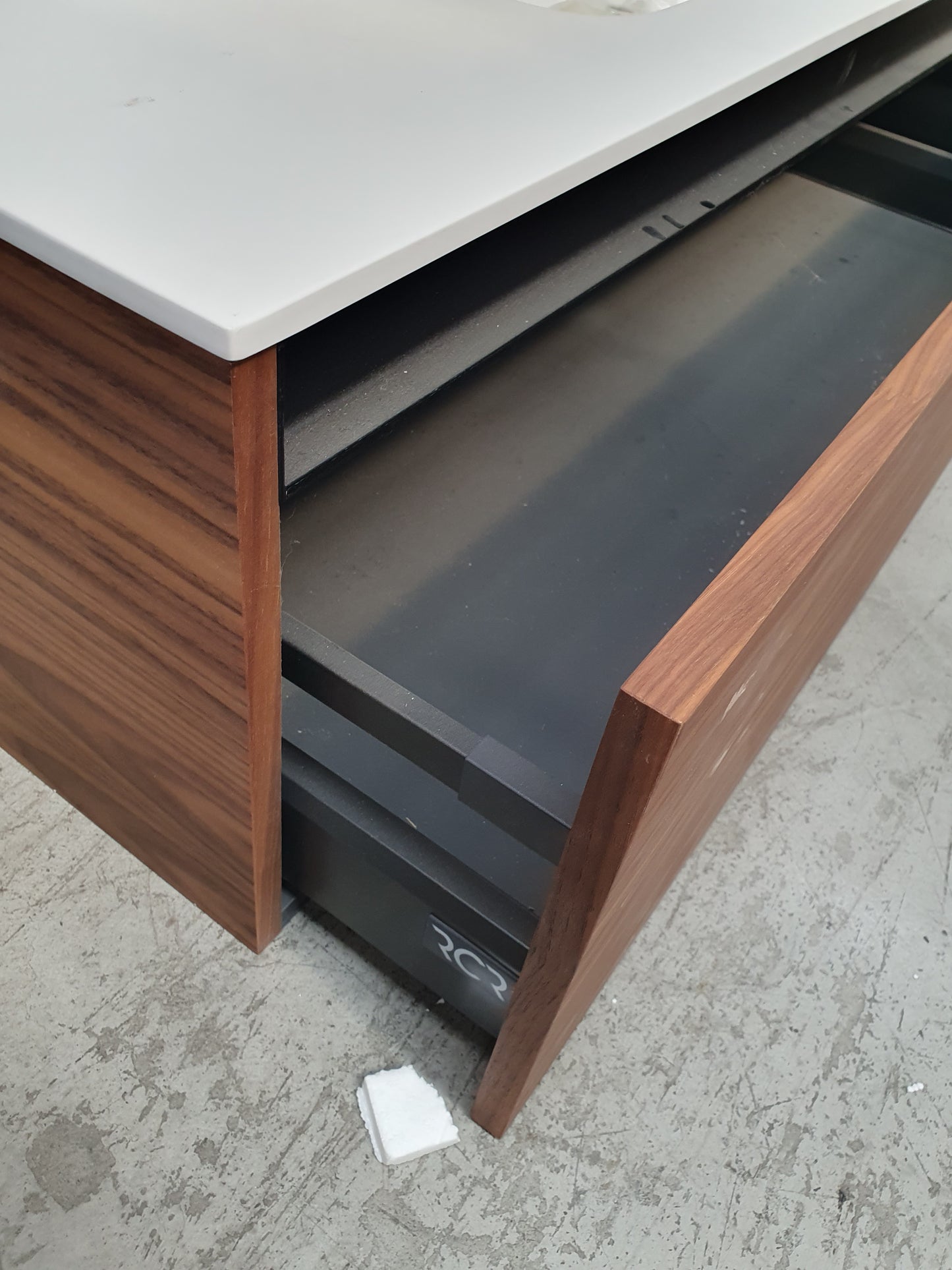 Mobile bagno sospeso rovere scuro **piccola sbeccatura con specchio