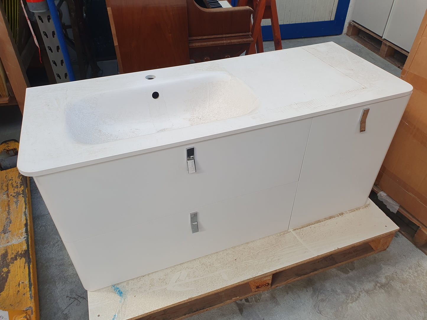 Mobile bagno sospeso bianco