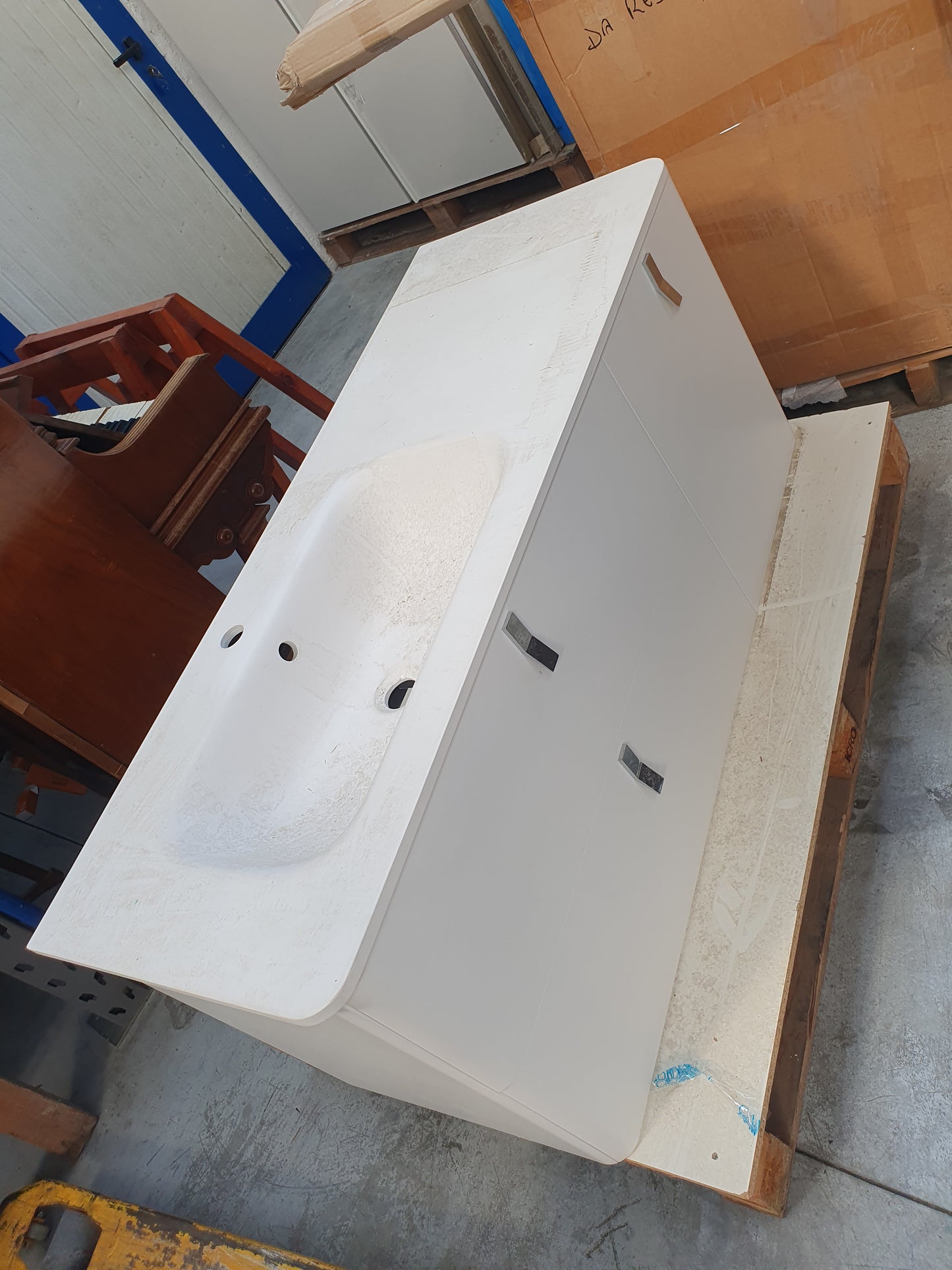 Mobile bagno sospeso bianco