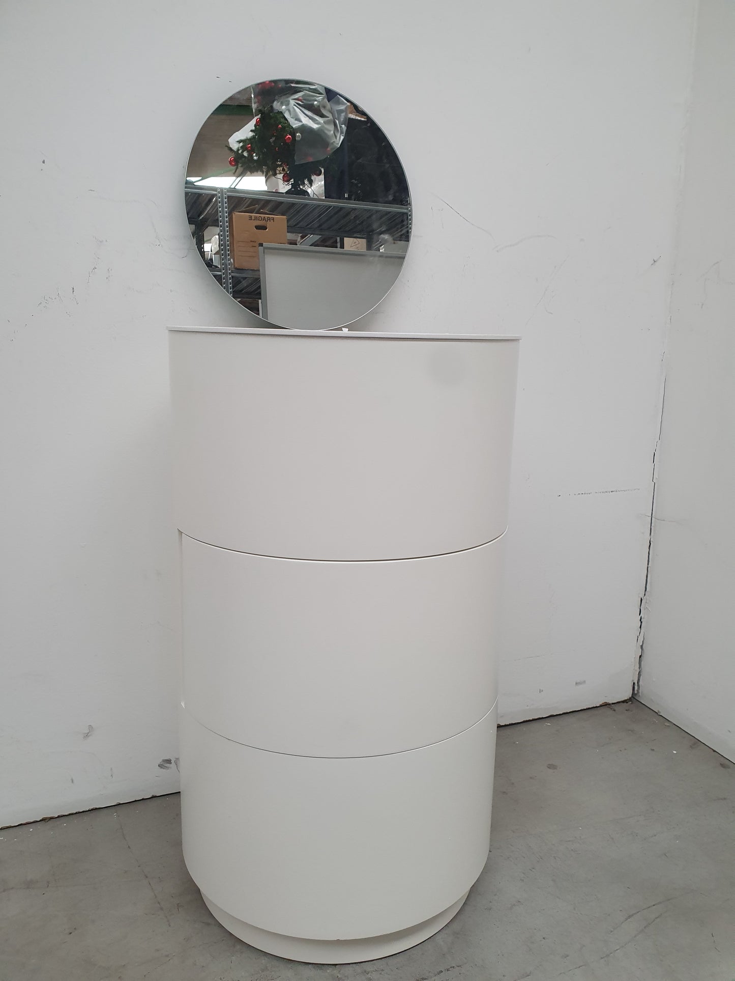Mobile a colonna con lavabo