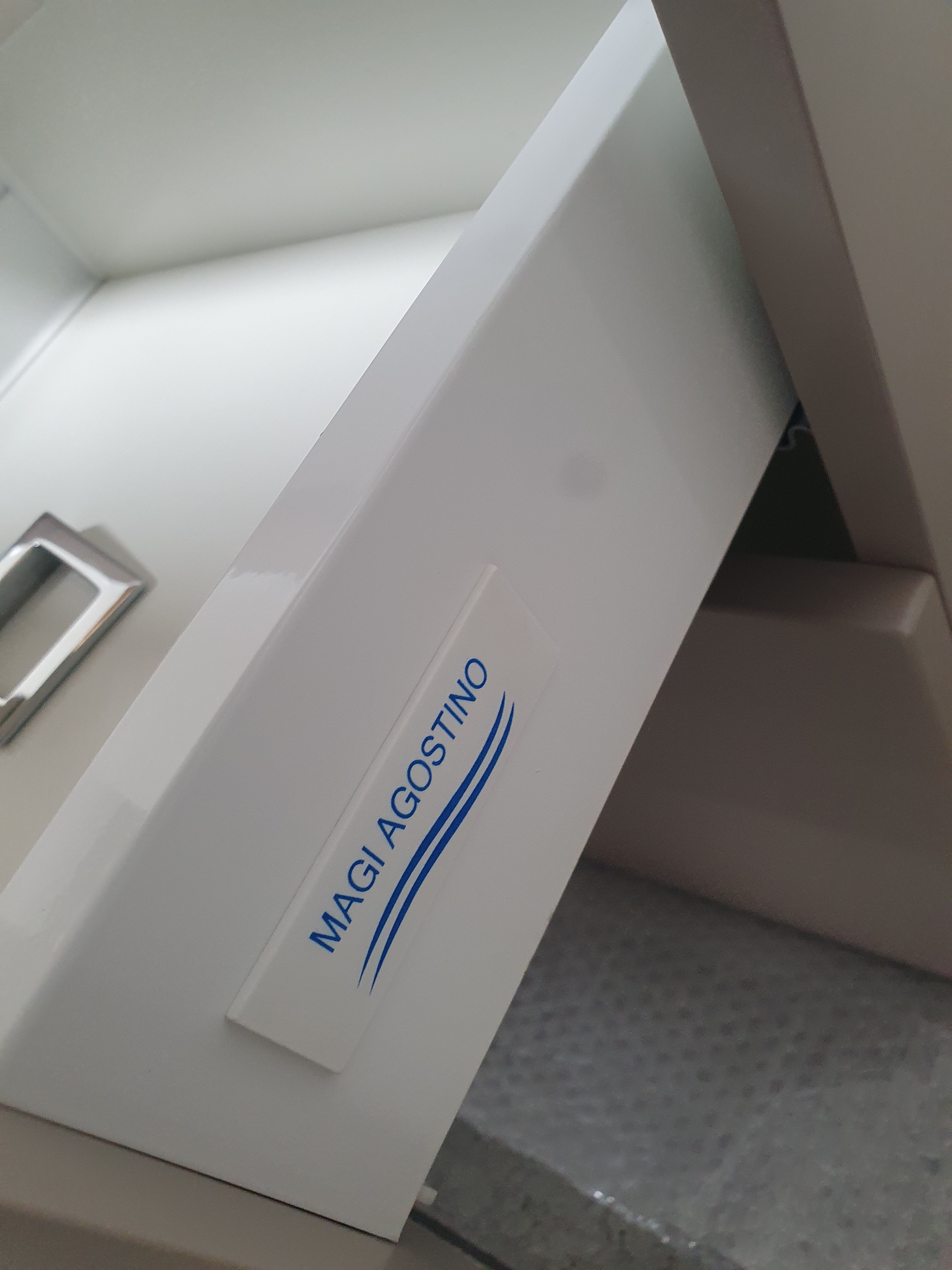 Bagno grigio corda semicurvo