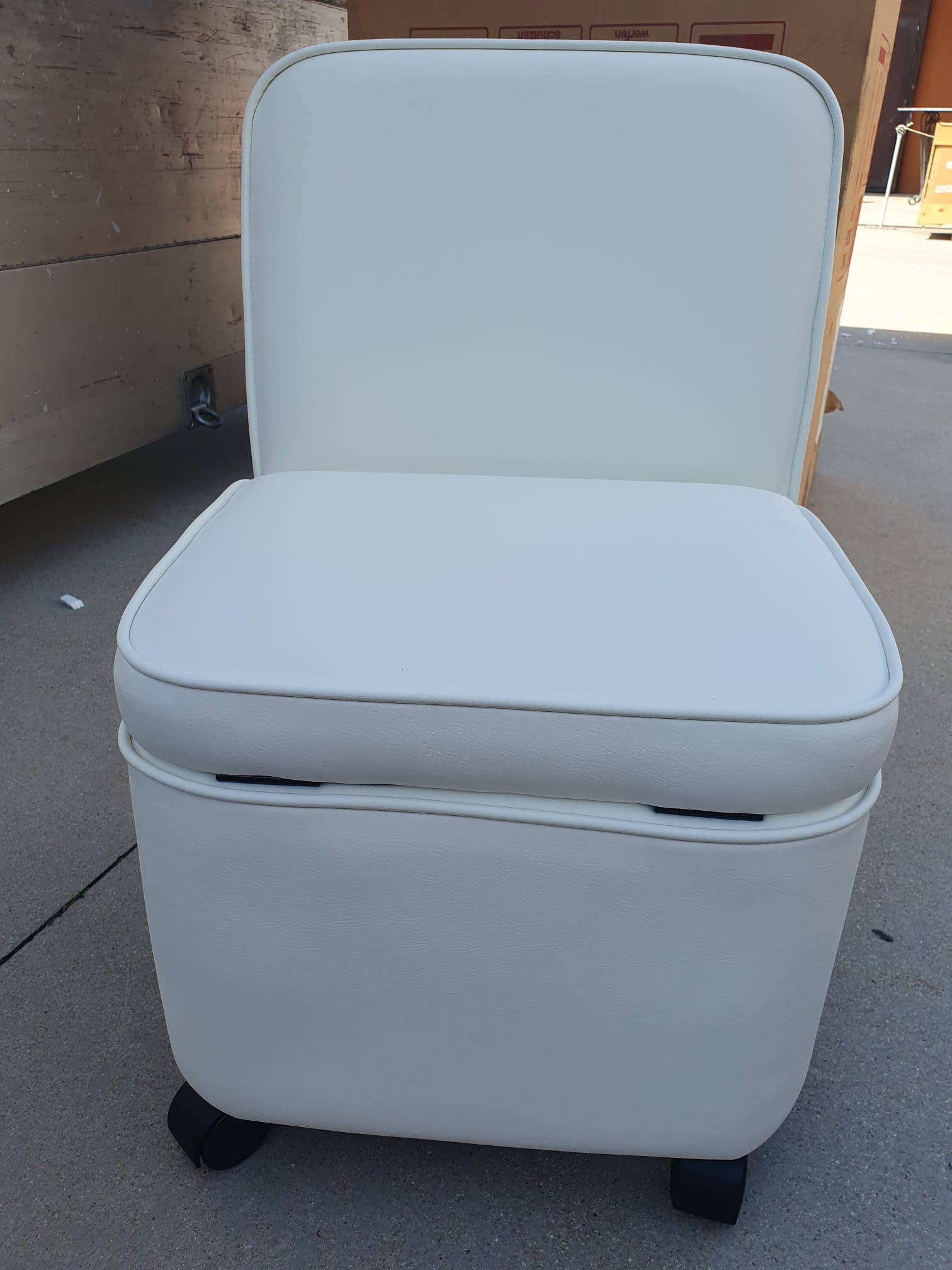 Sgabello Foot Master Maletti per estetiste