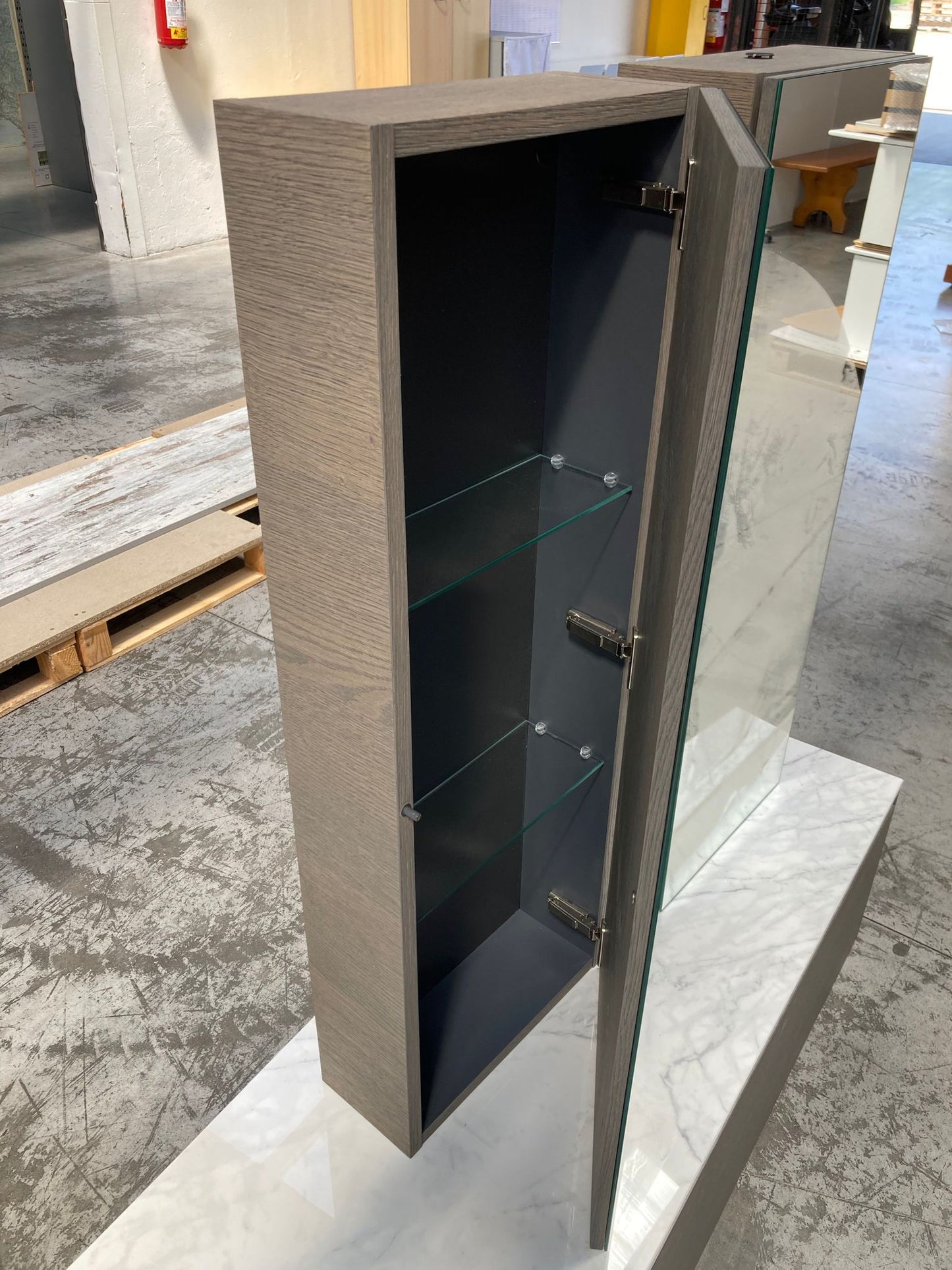 Mobile da bagno moderno sospeso a muro