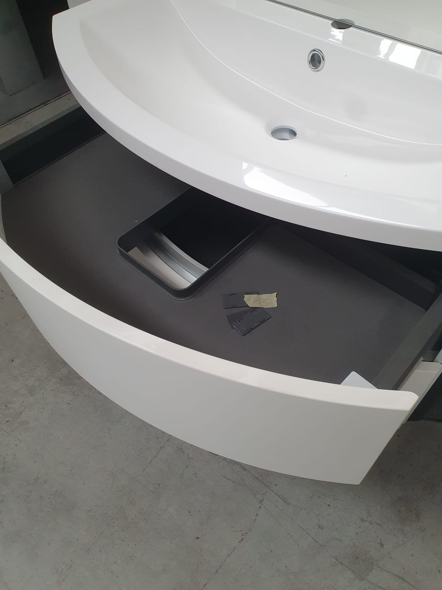 Mobile da bagno bianco semicurvo L 111 cm