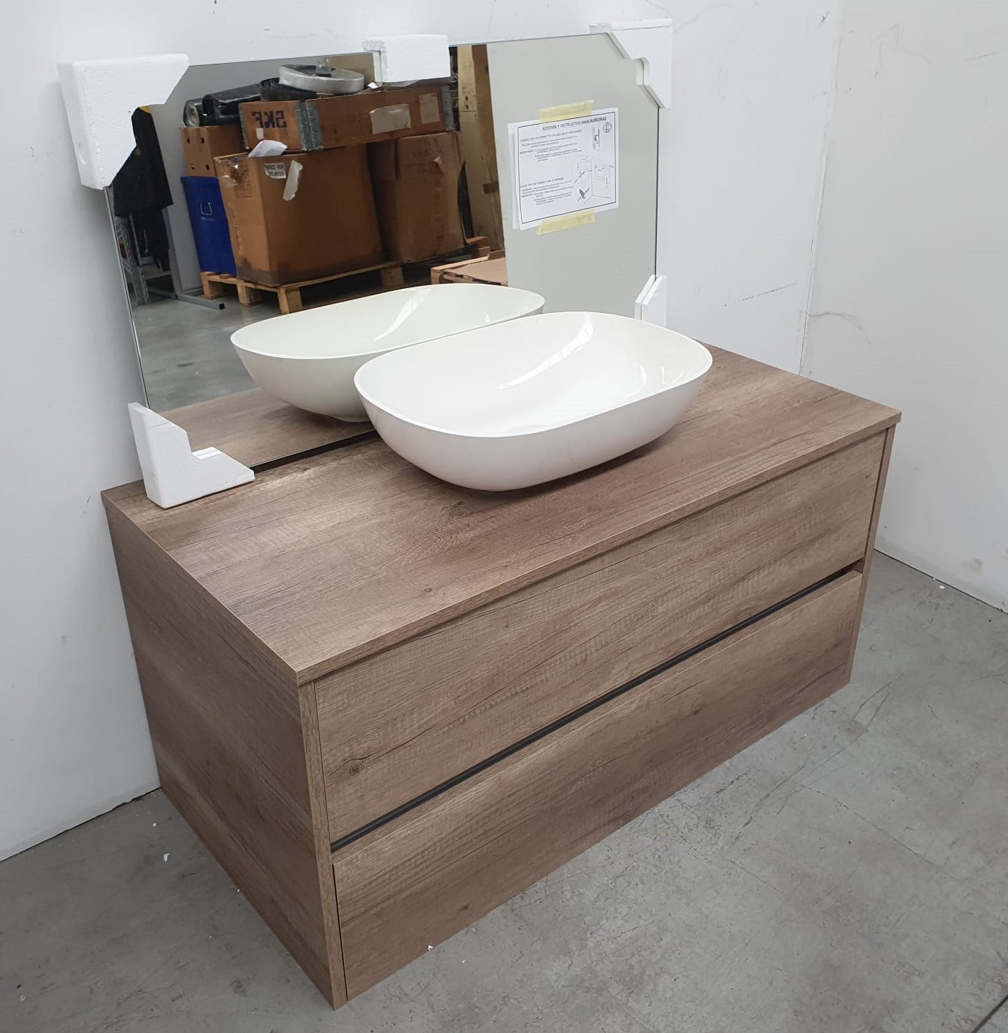 Mobile da bagno con lavabo in appoggio L 105 cm