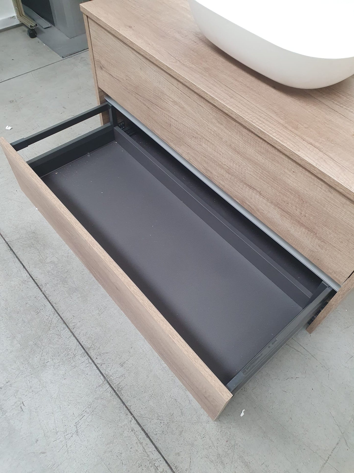 Mobile da bagno con lavabo in appoggio L 105 cm