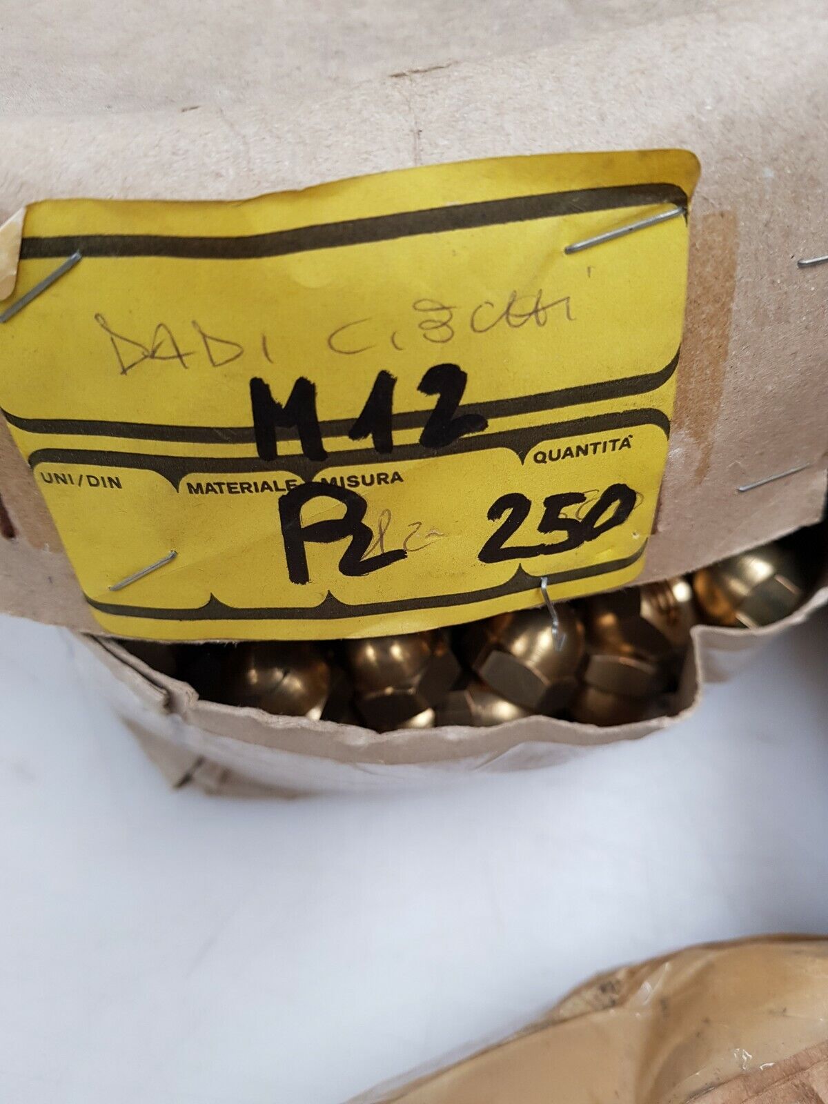 1100 pezzi DADI ciechi M12 OTTONE