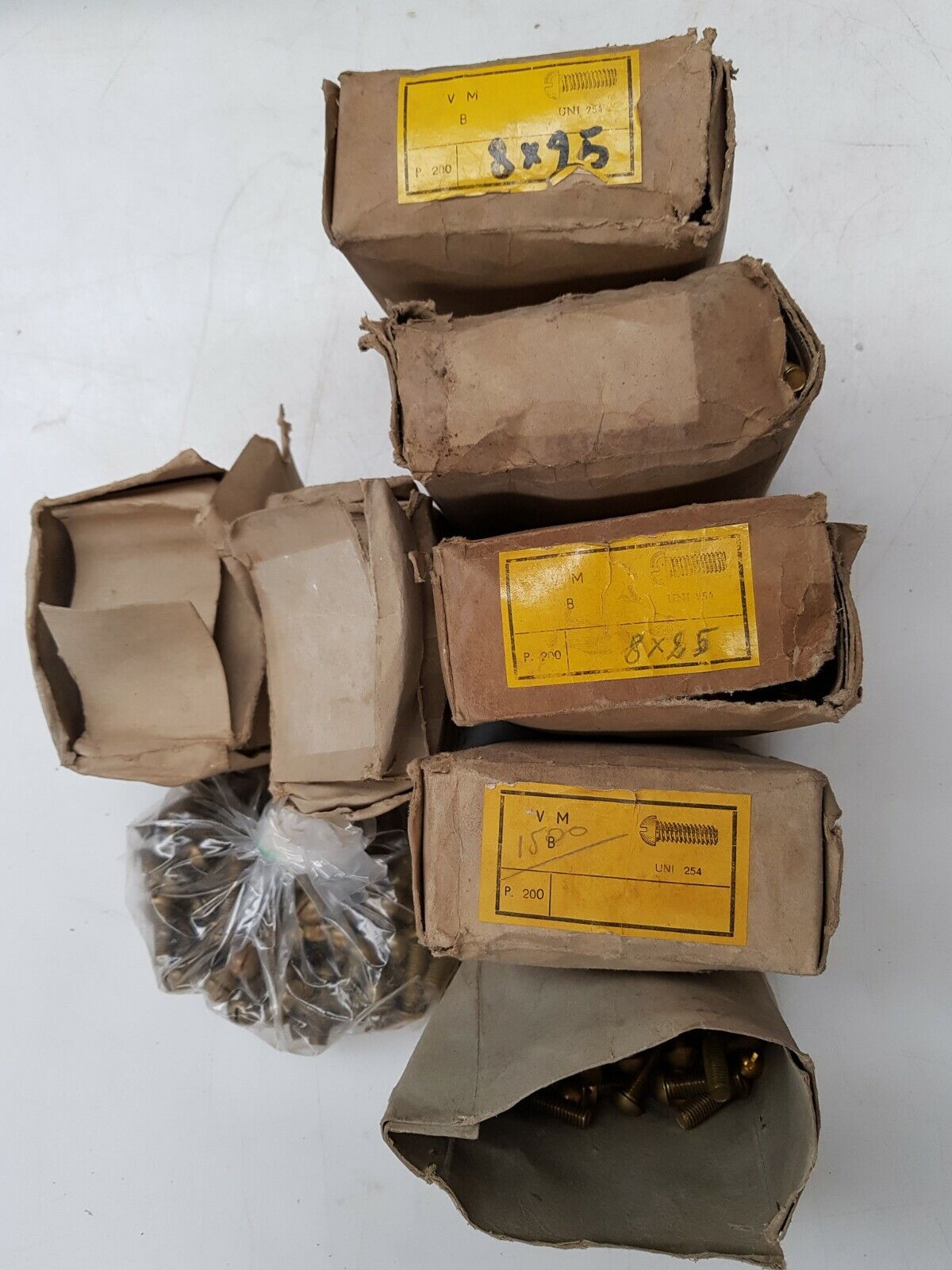 800 pezzi Viti OTTONE con testa tonda bombata 8x25 UNI 254