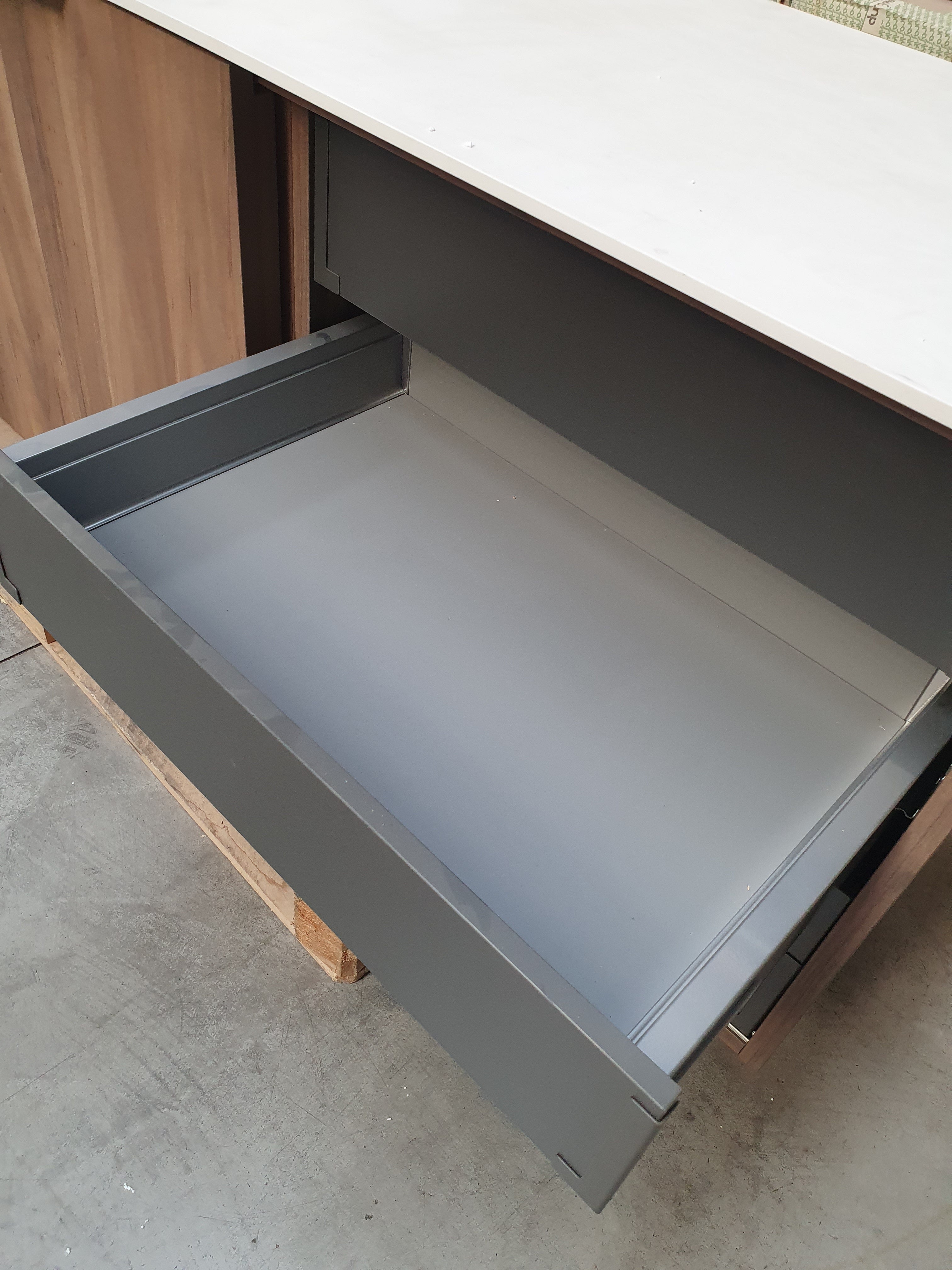 Mobile lavanderia sospeso ROTTO