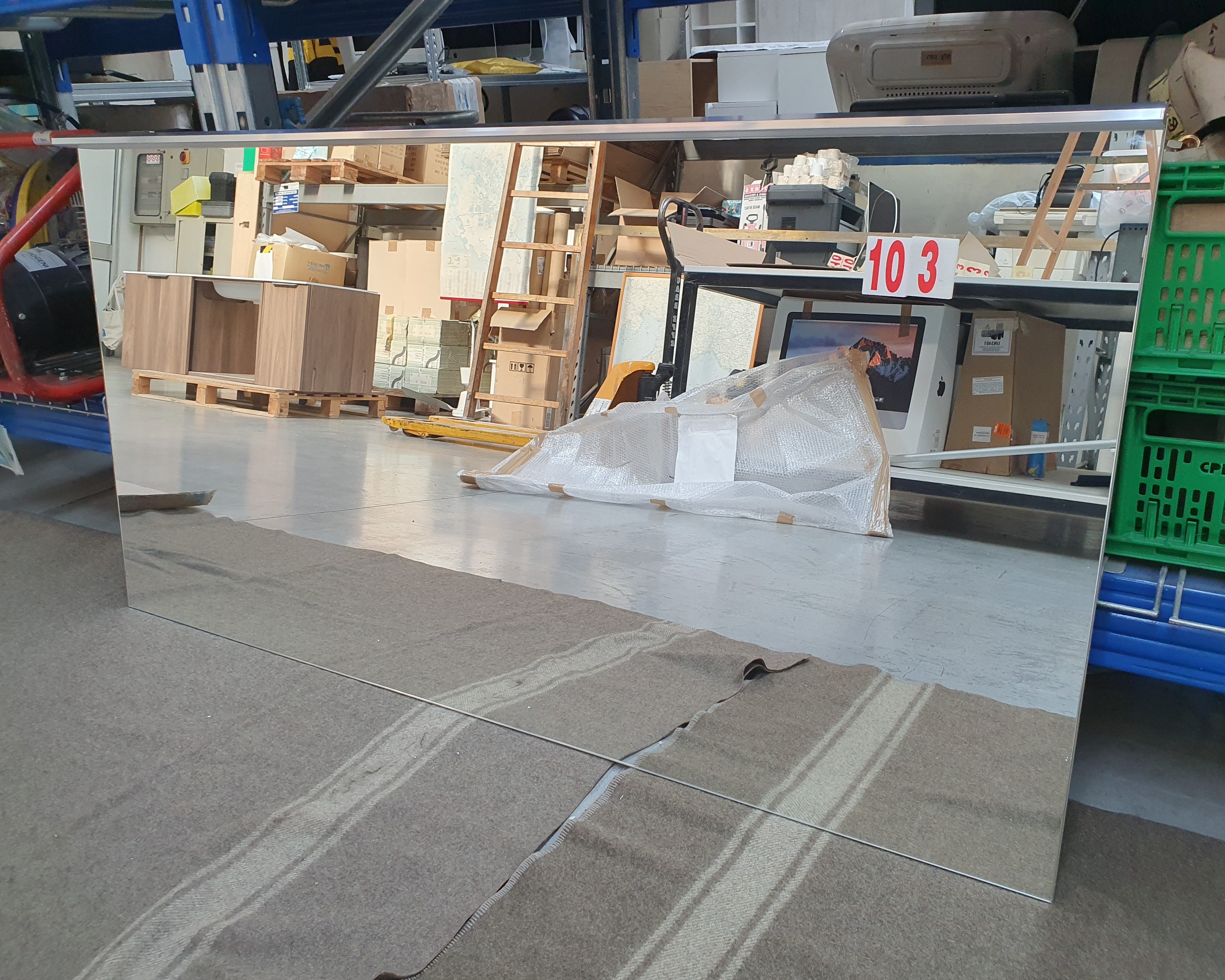 Specchio bagno moderno con illuminazione rif. 103