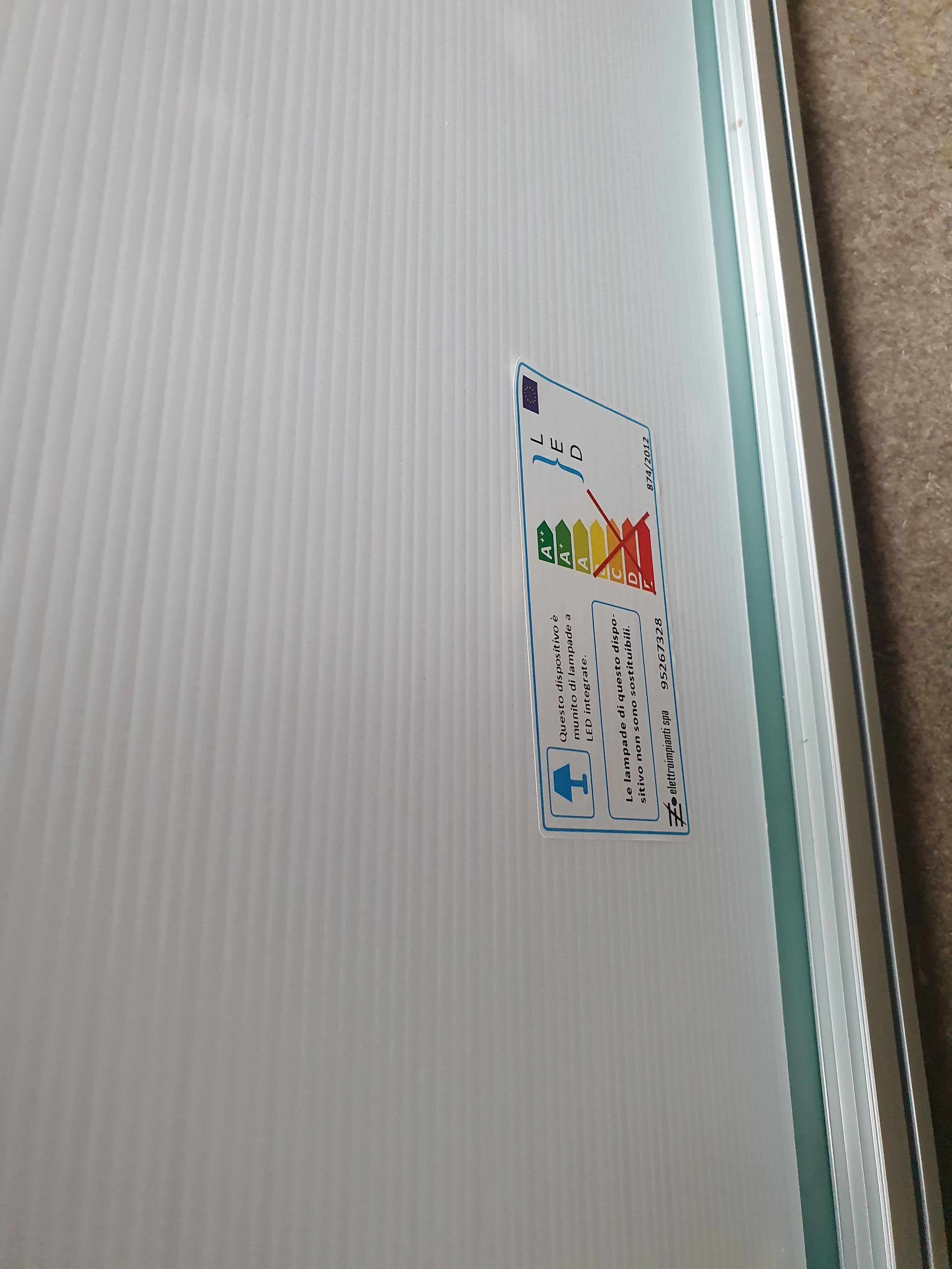 Specchio bagno moderno con illuminazione rif. 103