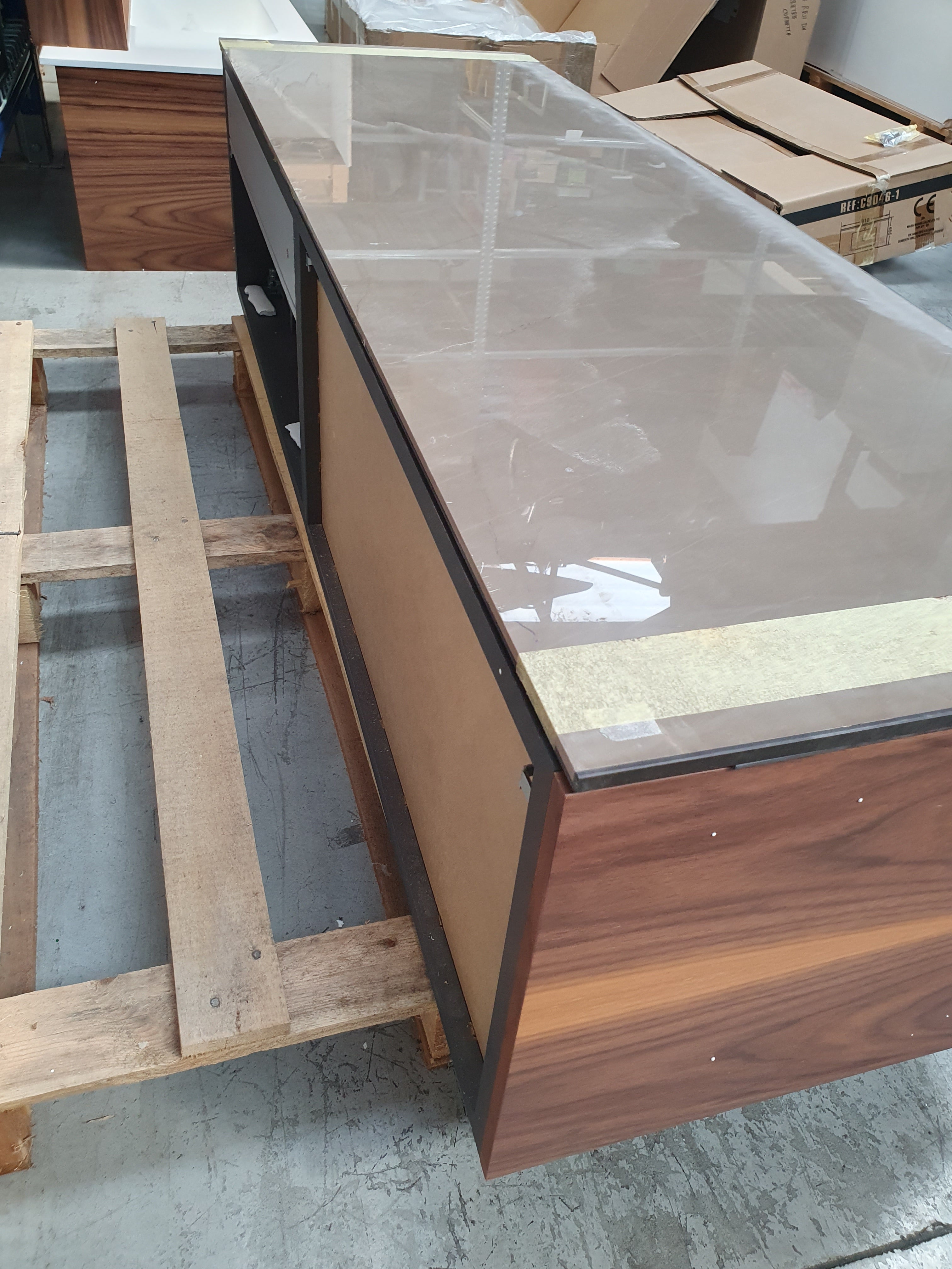 Mobile bagno sospeso a muro