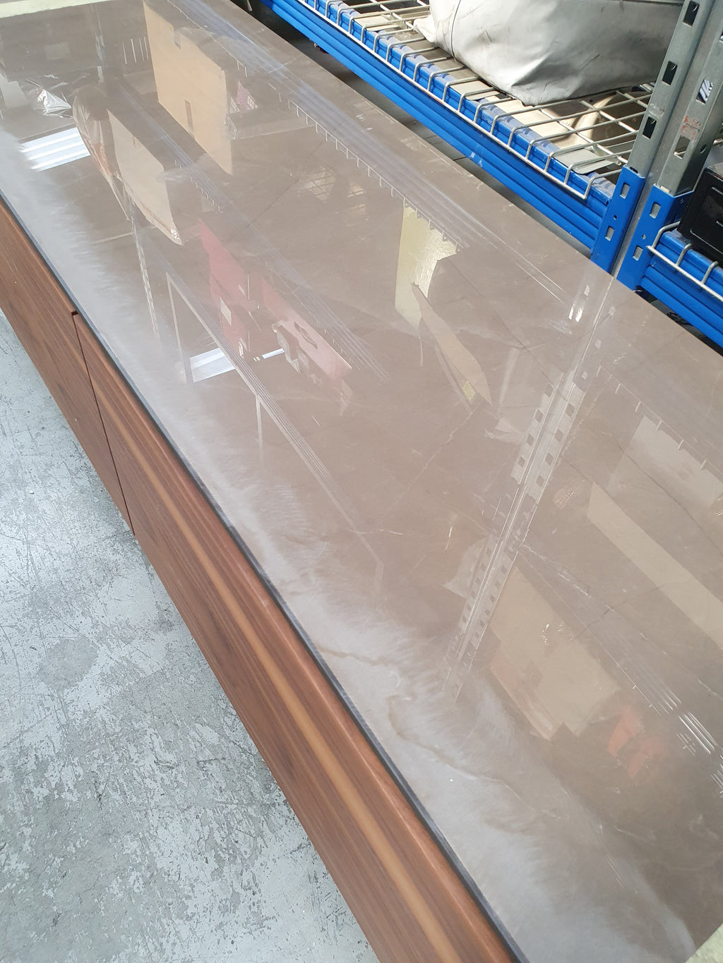 Mobile bagno sospeso a muro