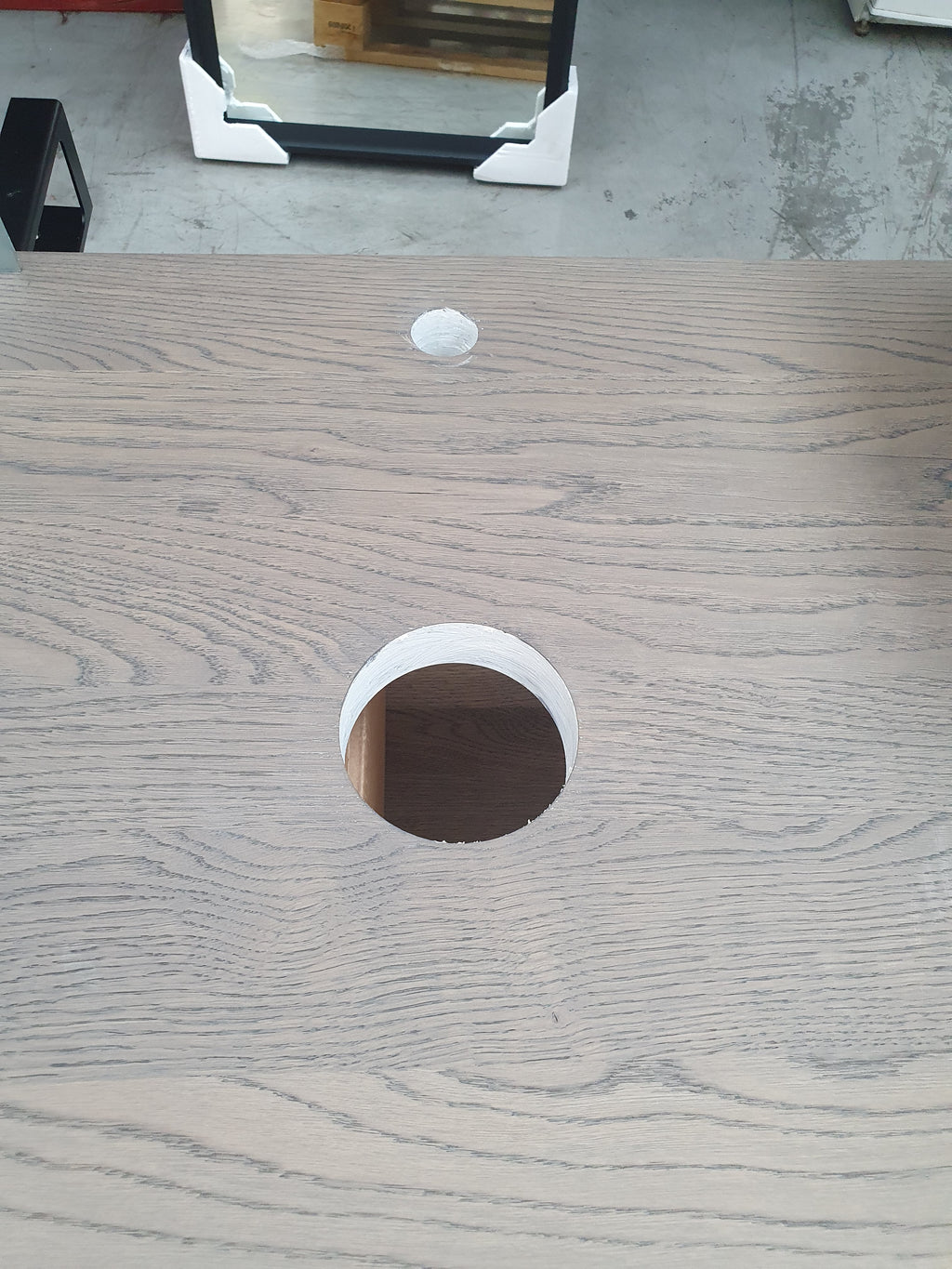 Mobile da bagno sospeso con vano a giorno