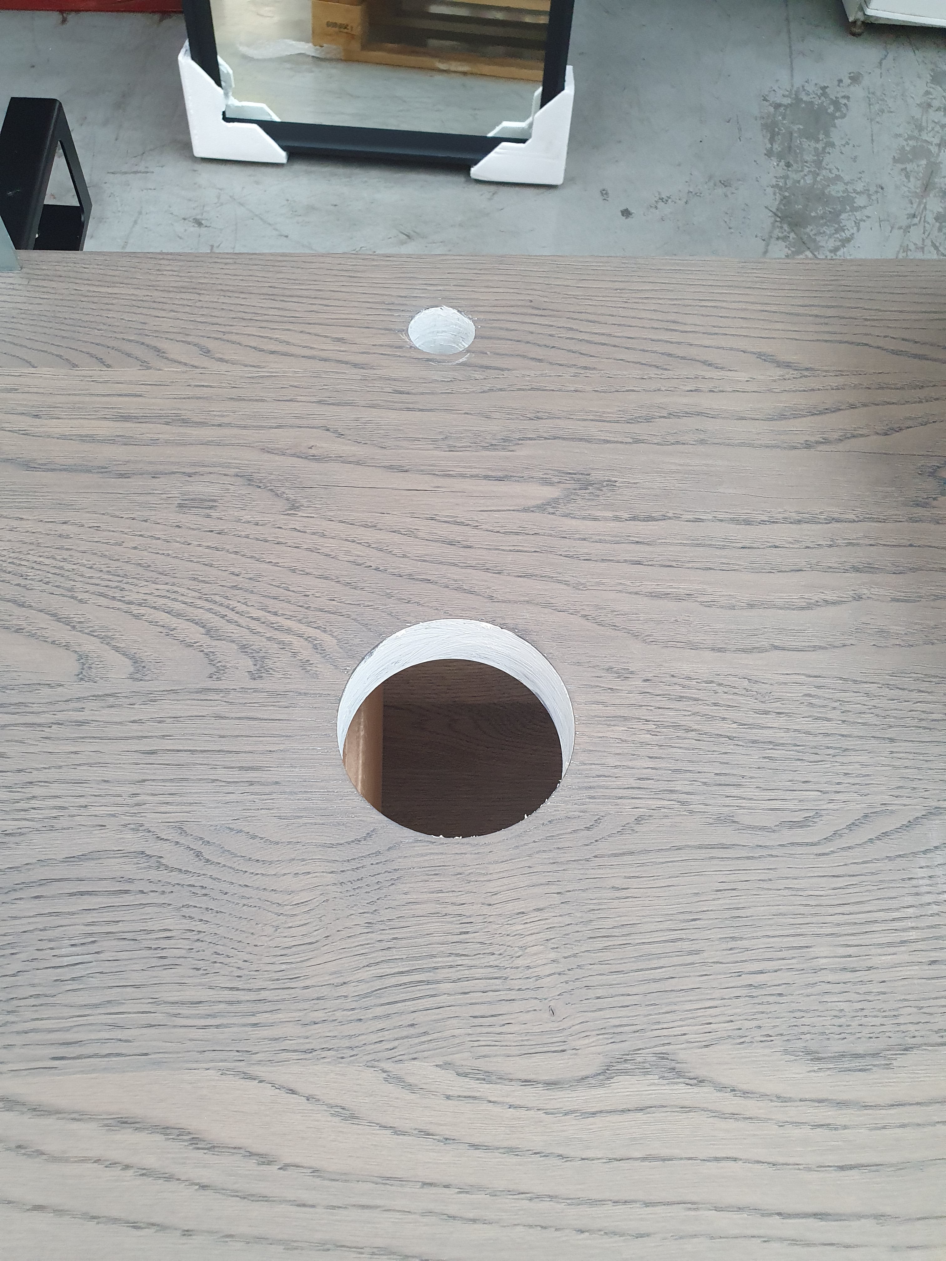 Mobile da bagno sospeso con vano a giorno