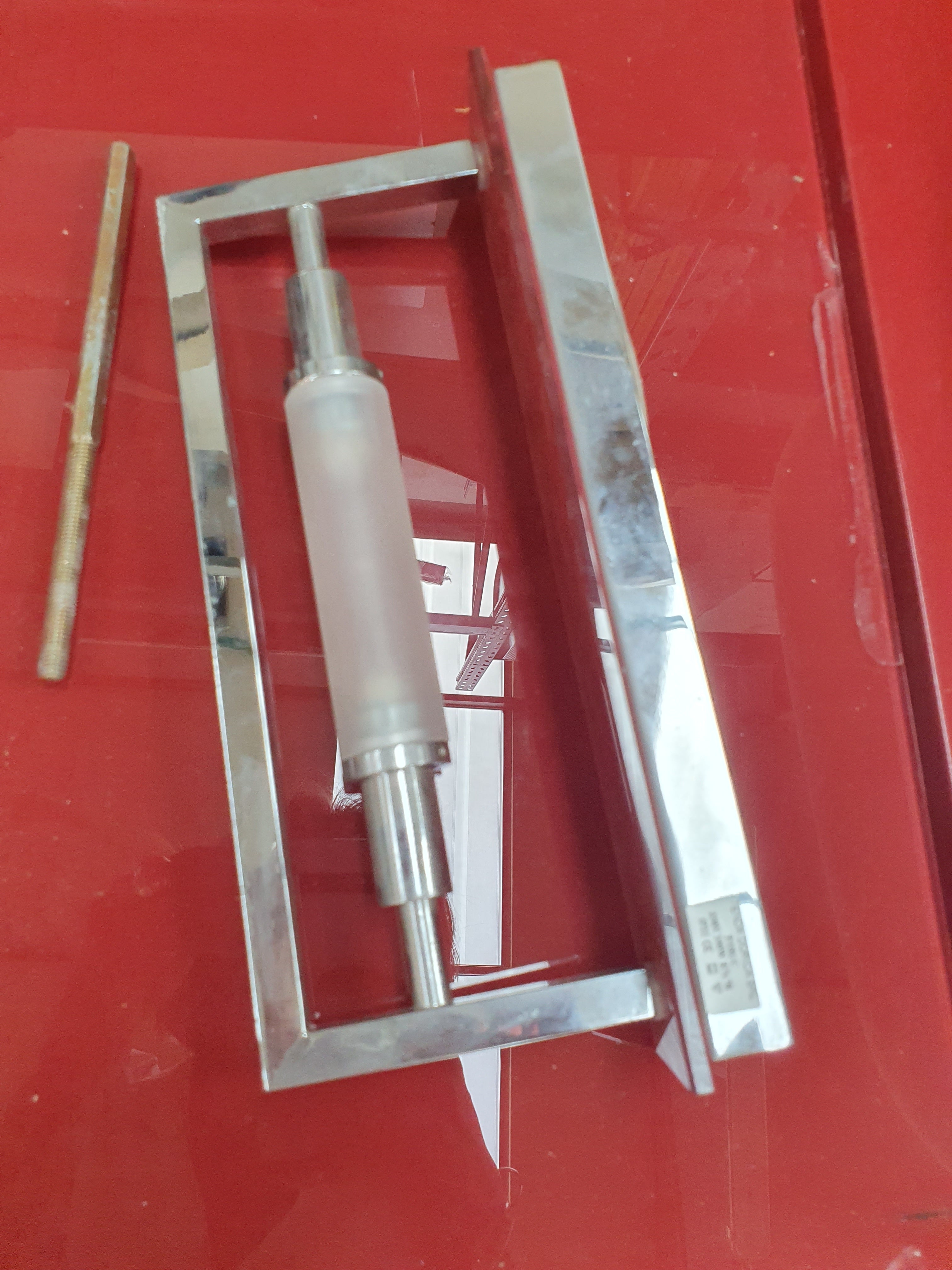 Mobile da bagno sospeso rosso