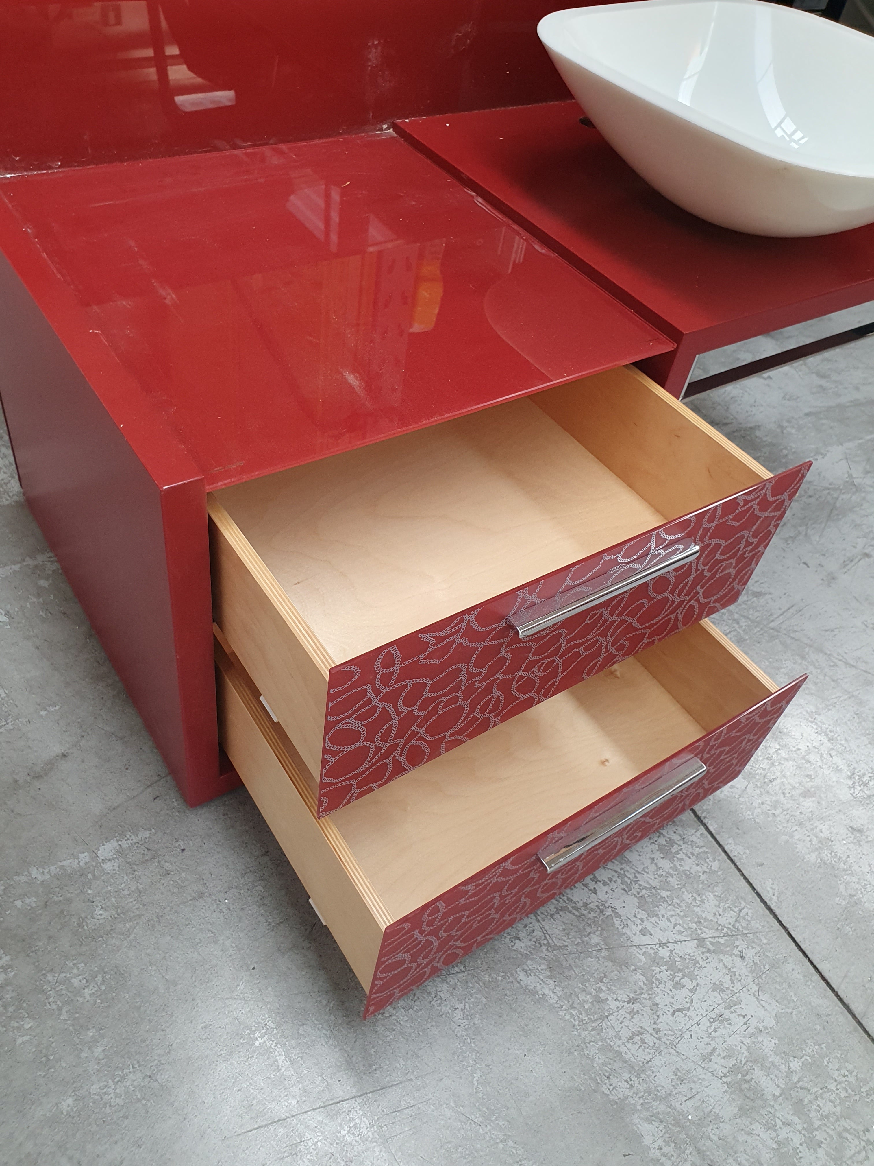 Mobile da bagno sospeso rosso