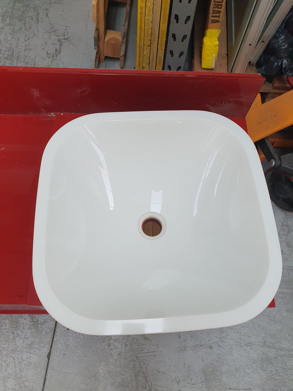 Mobile da bagno sospeso rosso