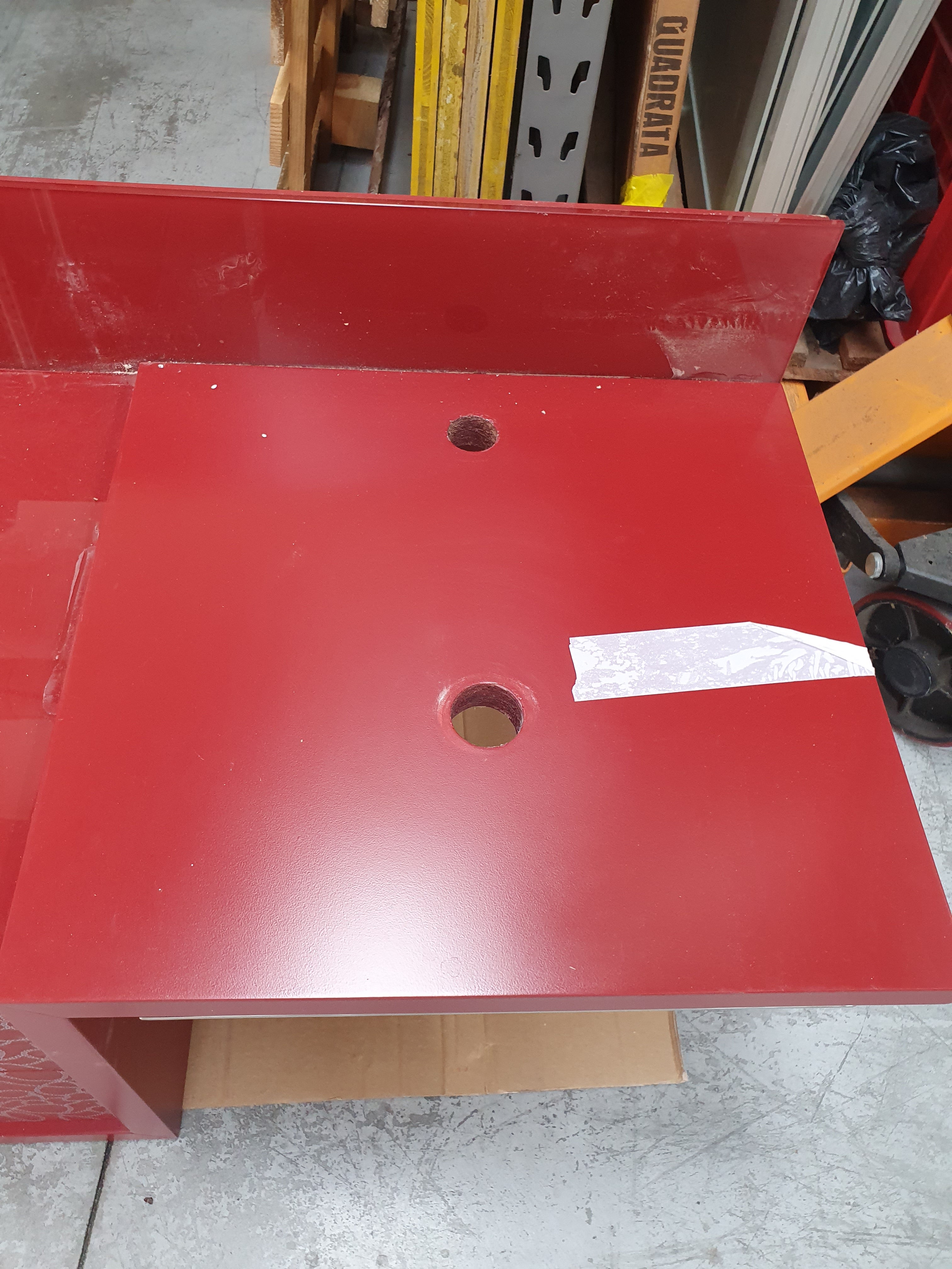 Mobile da bagno sospeso rosso