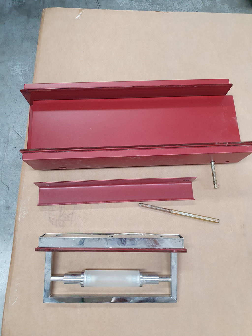 Mobile da bagno sospeso rosso