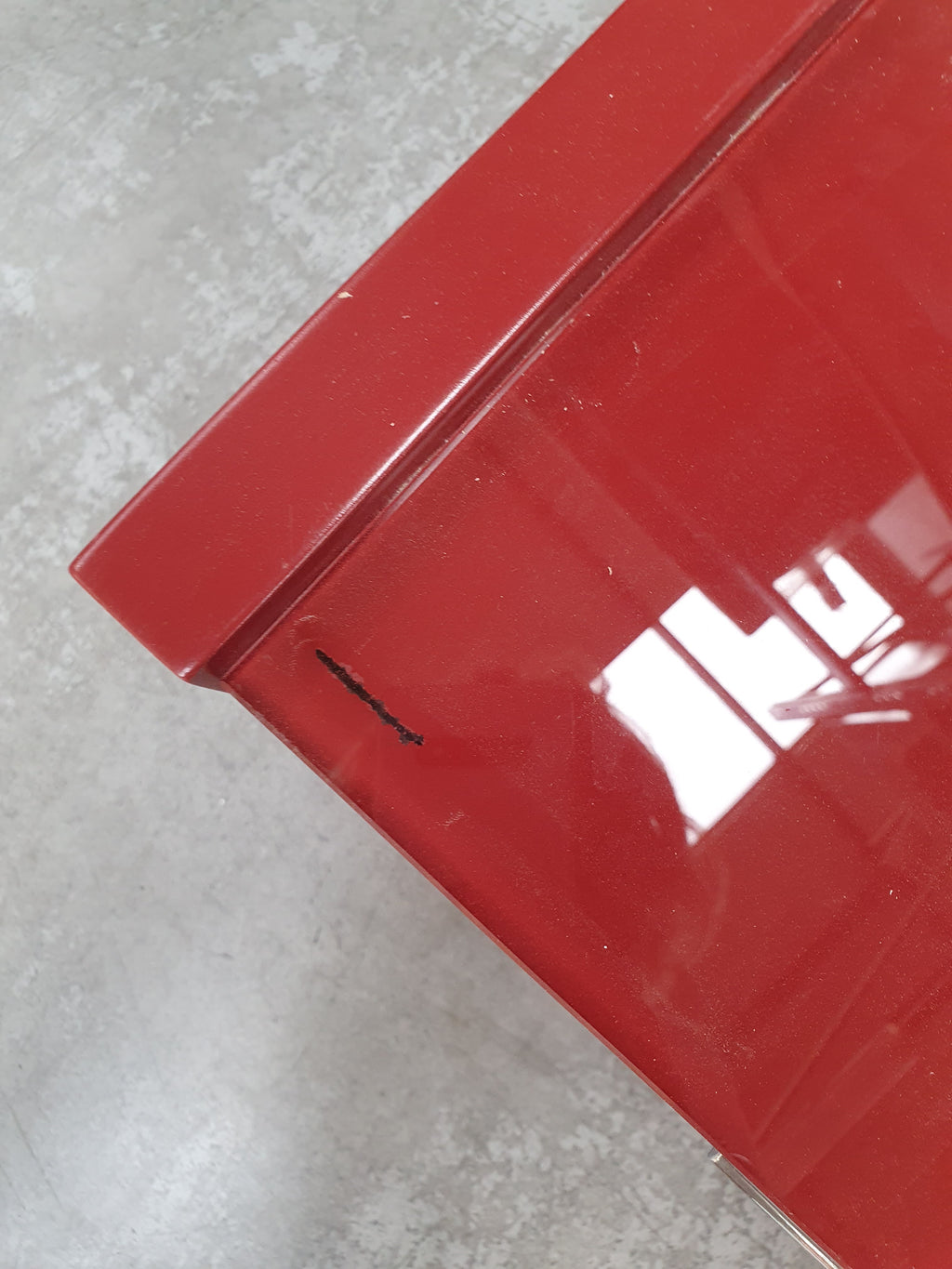 Mobile da bagno sospeso rosso