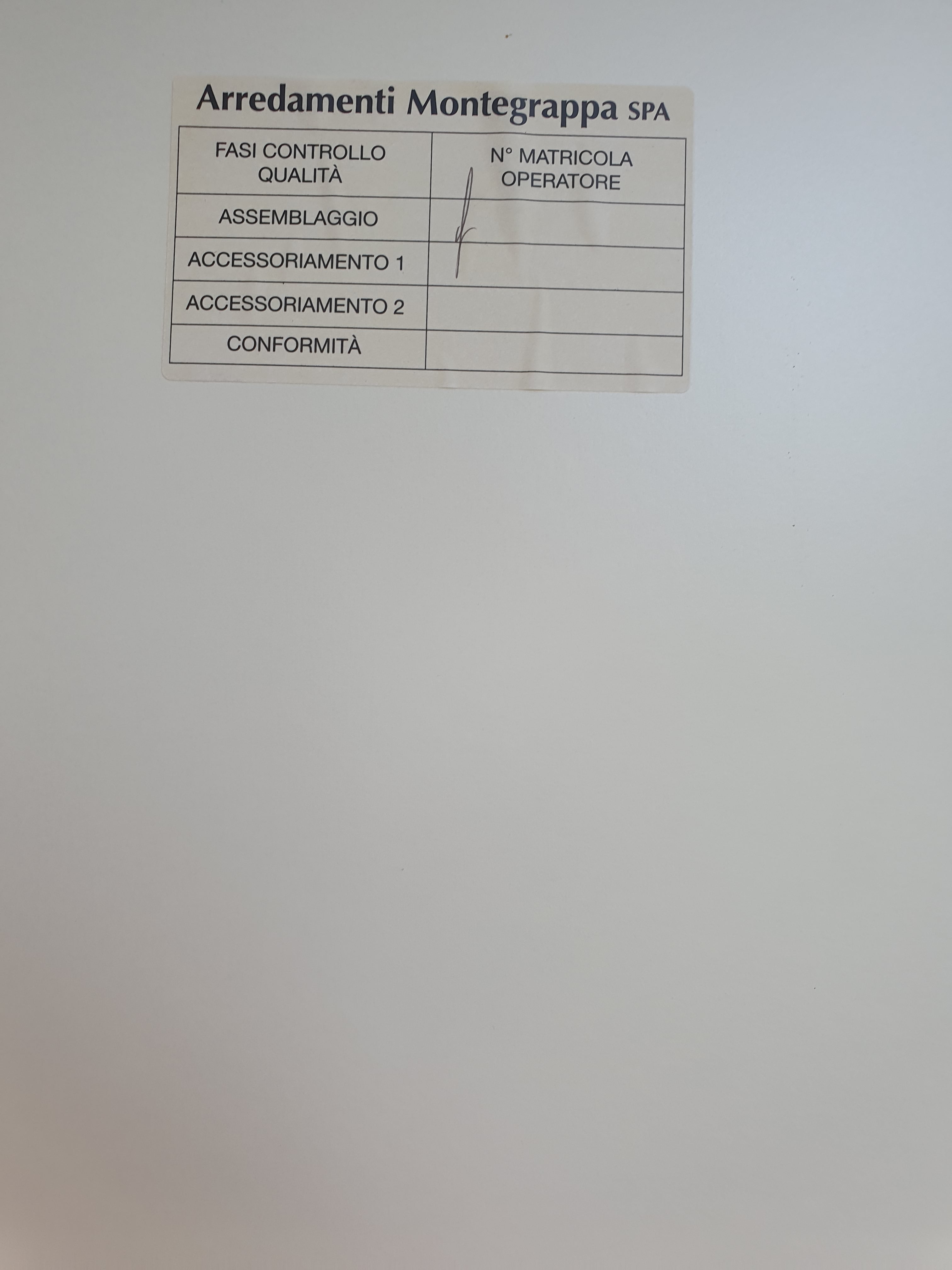 Armadio profondità ridotta due ante bianco con ripiani