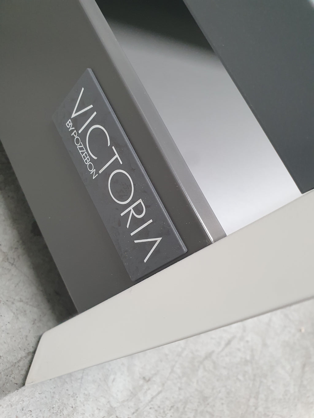 Base cassettone sospesa a muro