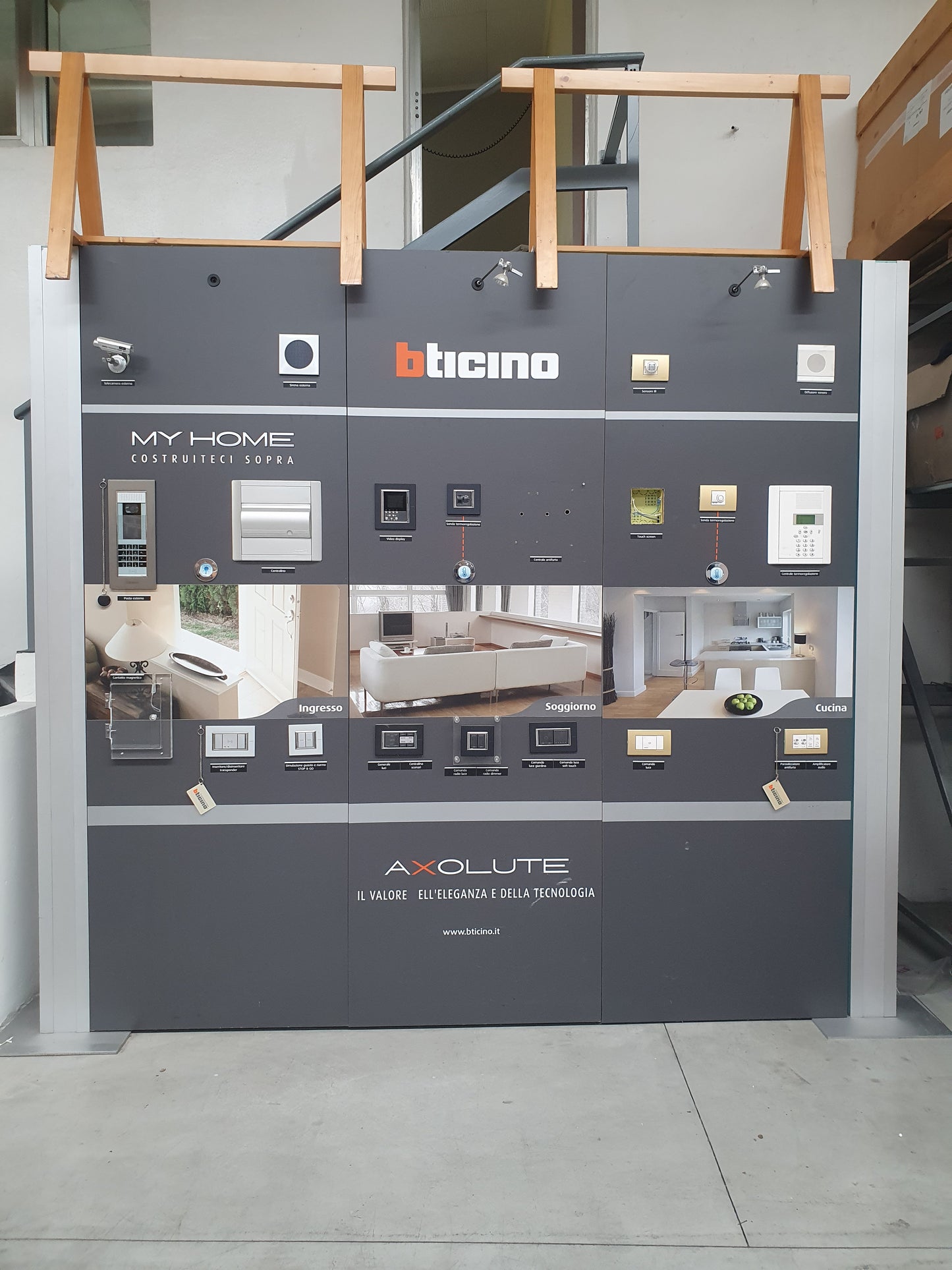 BTicino Myhome Axolute video display