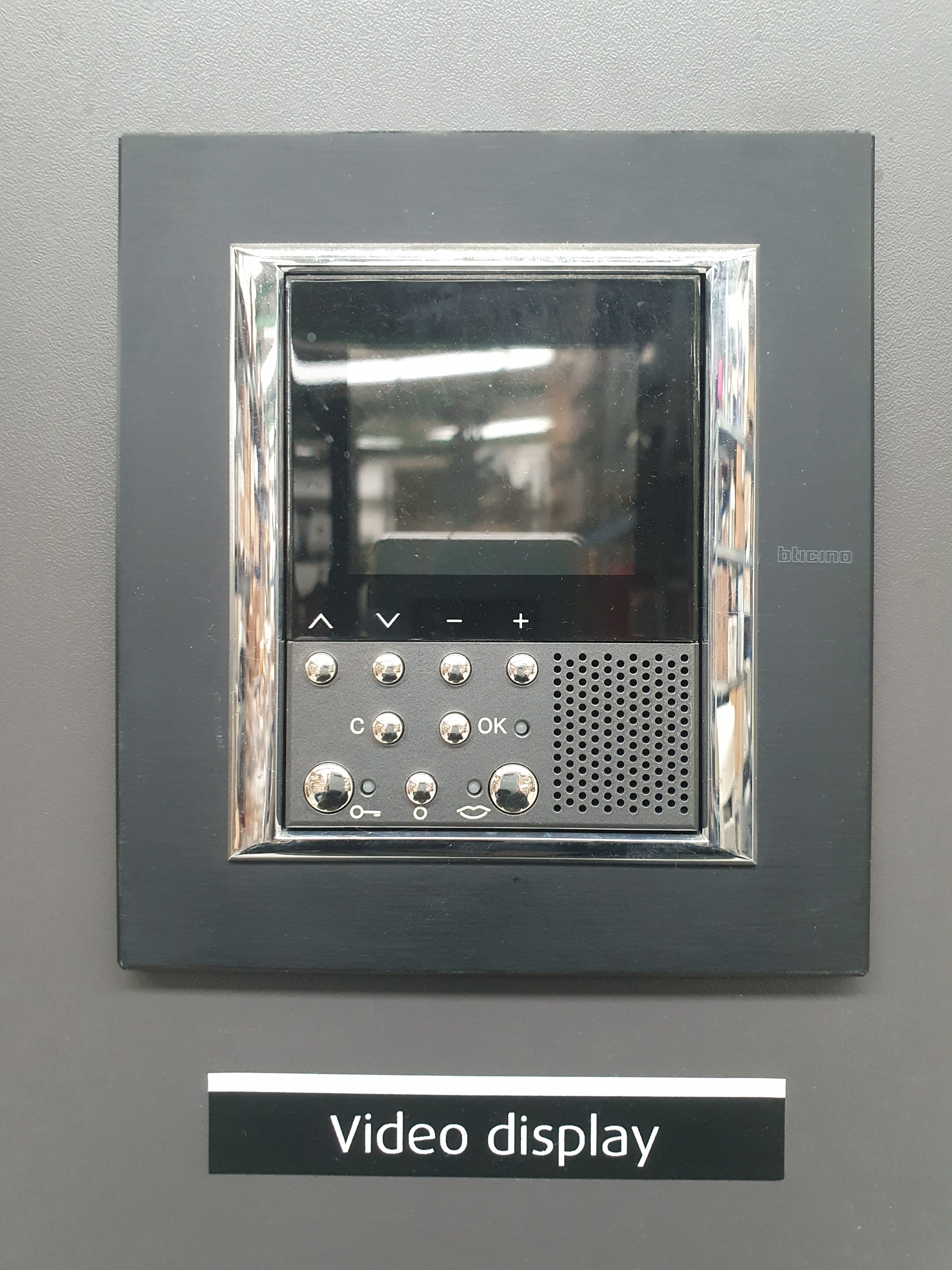 BTicino Myhome Axolute video display