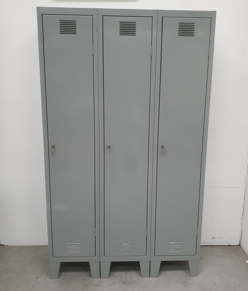 3 Armadietti spogliatoio in metallo stipetti