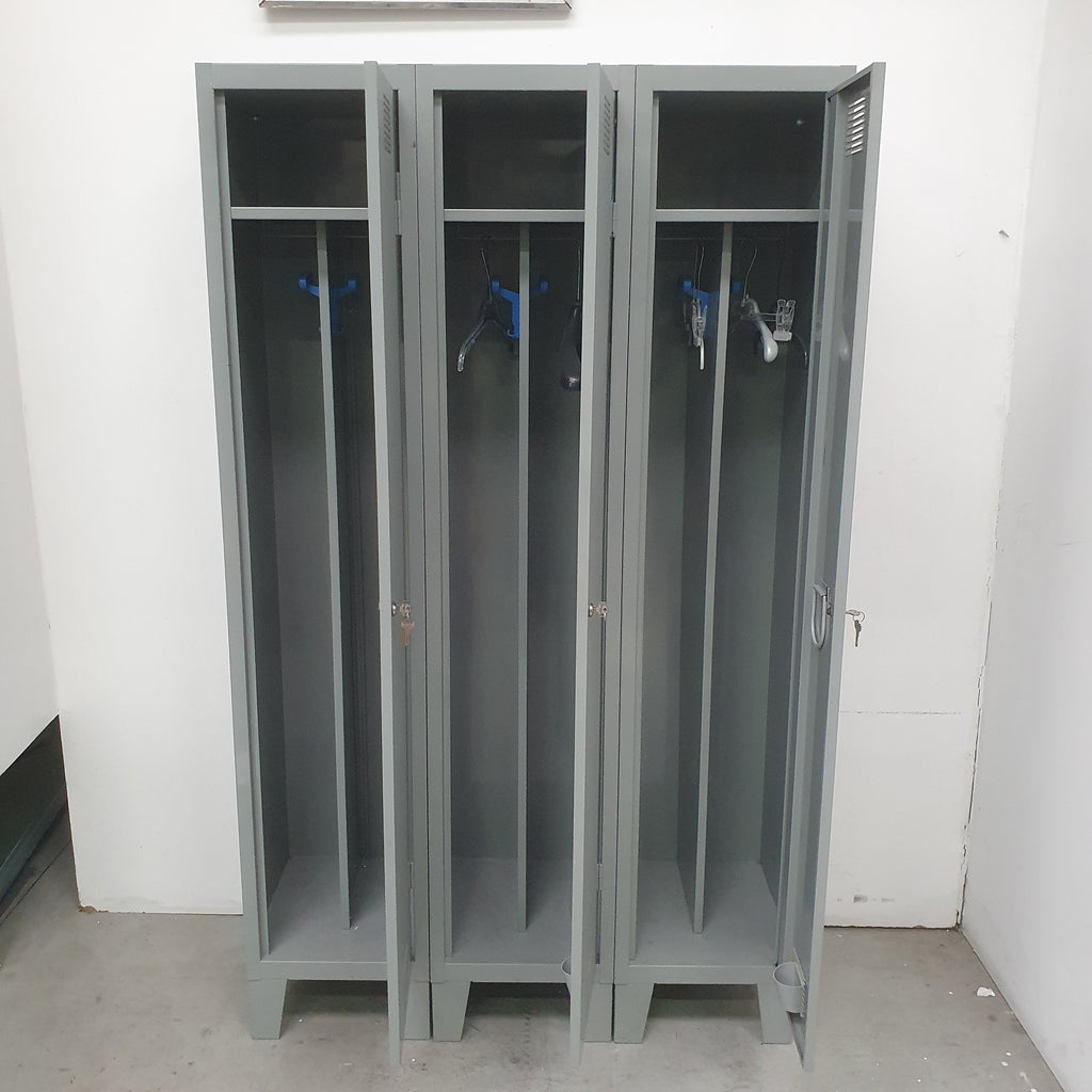 3 Armadietti spogliatoio in metallo stipetti
