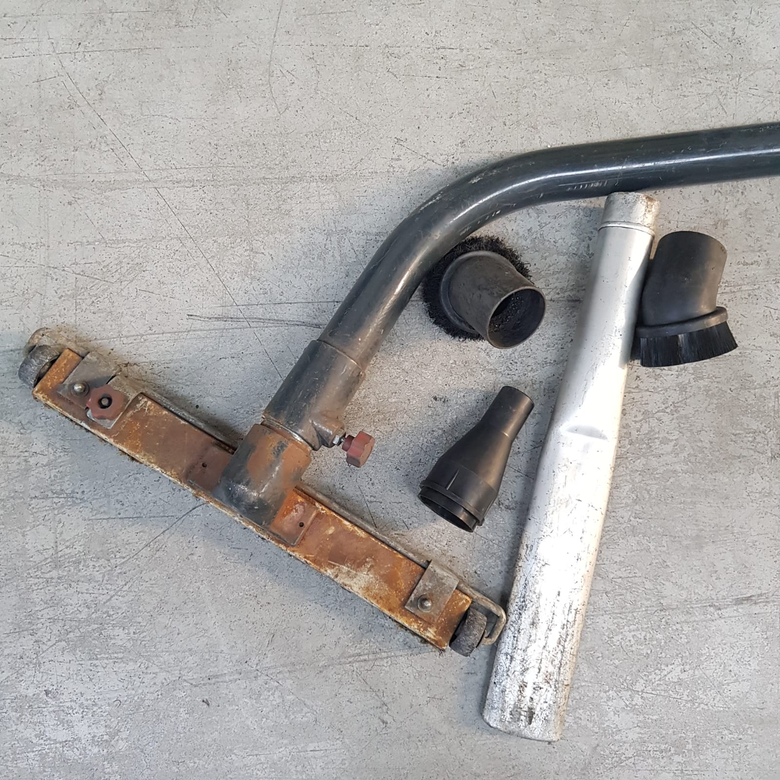 Aspirapolvere aspiraliquidi Delfin 352