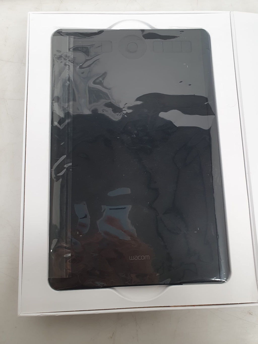 Wacom Intuos Pro Pen Tablet PTH-660