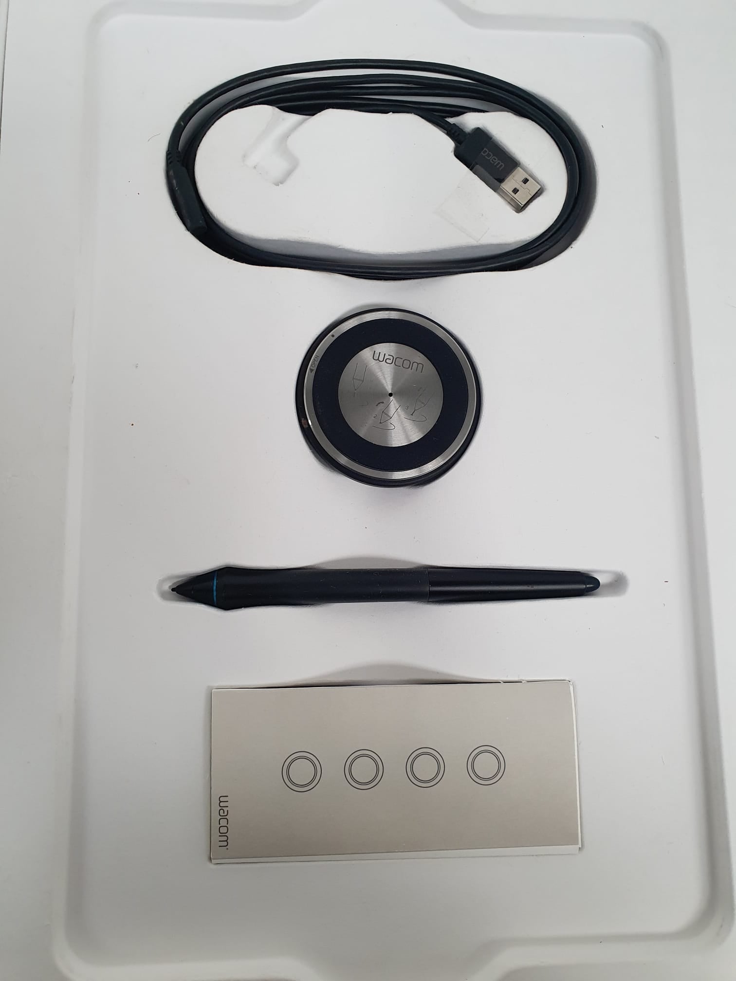 Wacom Intuos Pro Pen Tablet PTH-660