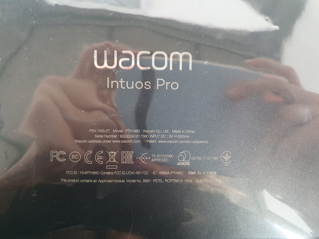 Wacom Intuos Pro Pen Tablet PTH-660