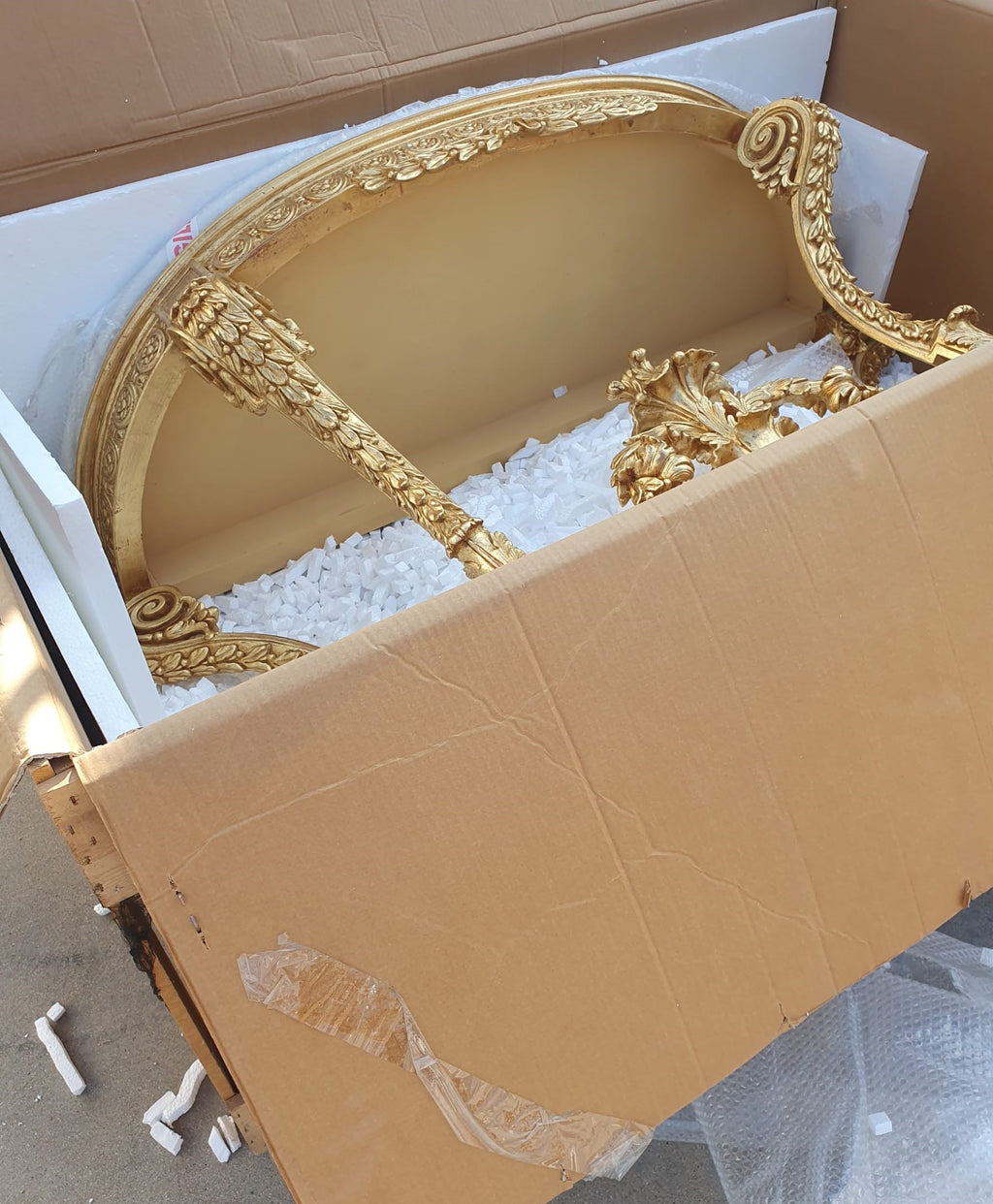 Consolle FOGLIA ORO Luigi XVI per salone piano in travertino