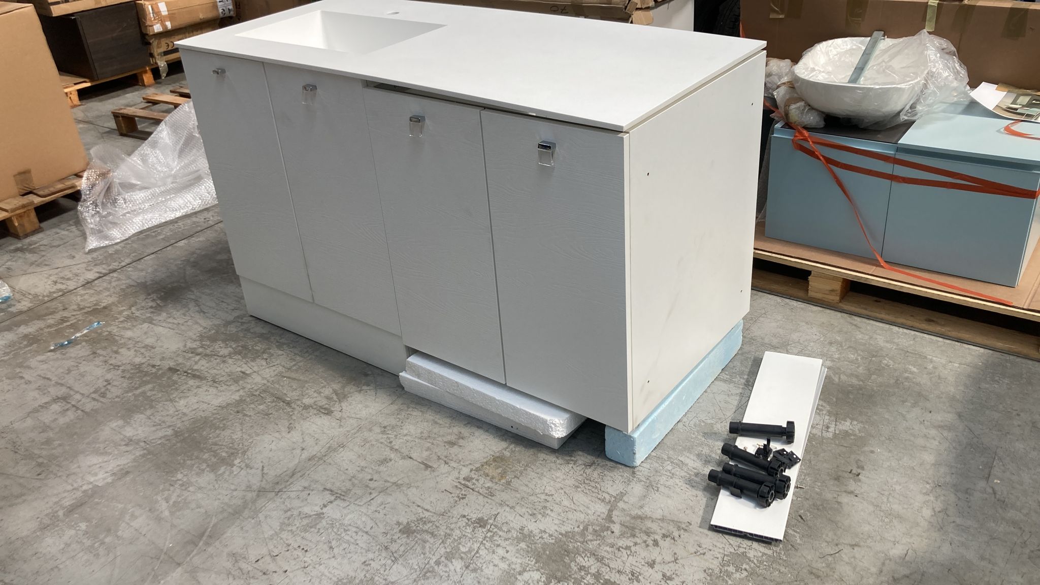 Mobile bianco 4 ante lavanderia