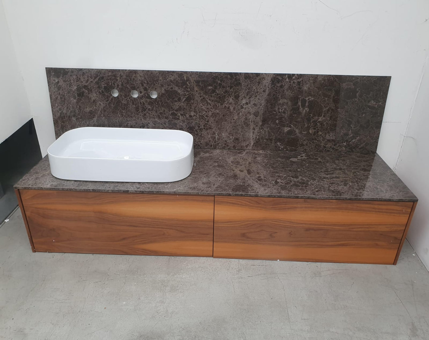 Mobile da bagno da 170 cm sospeso a muro