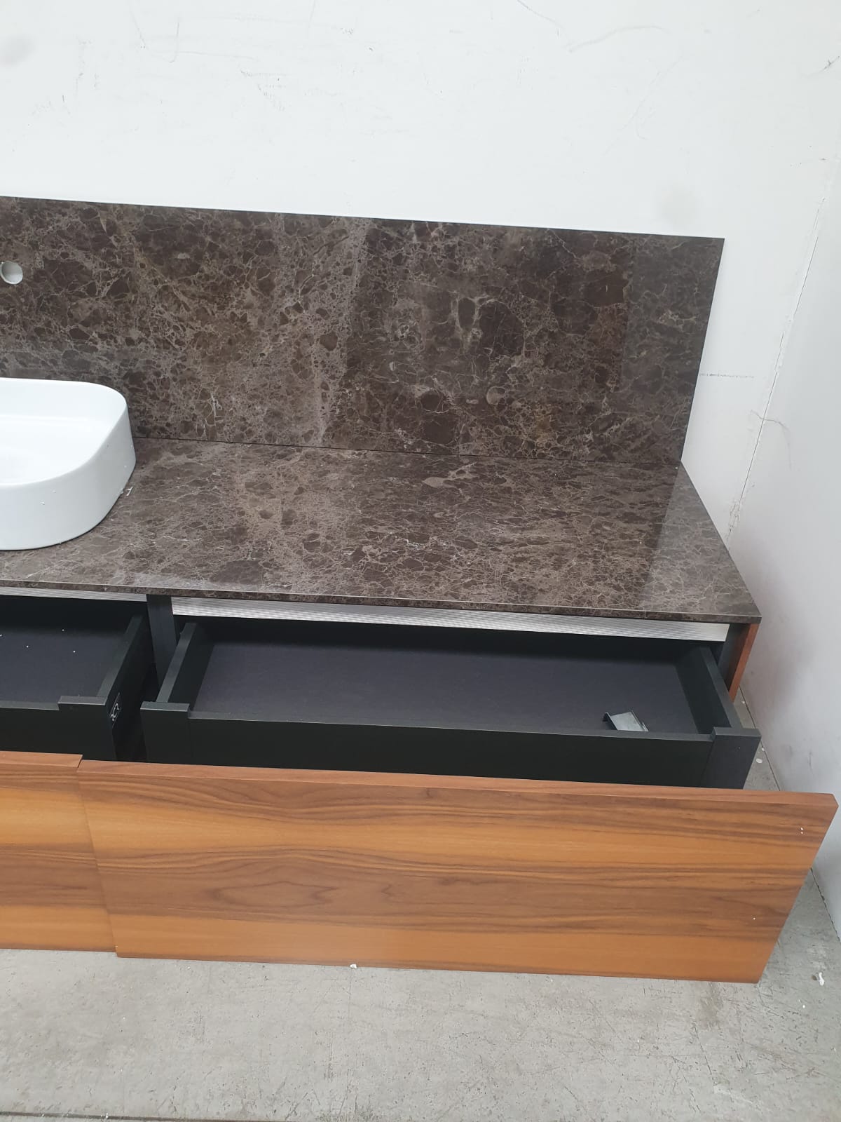 Mobile da bagno da 170 cm sospeso a muro