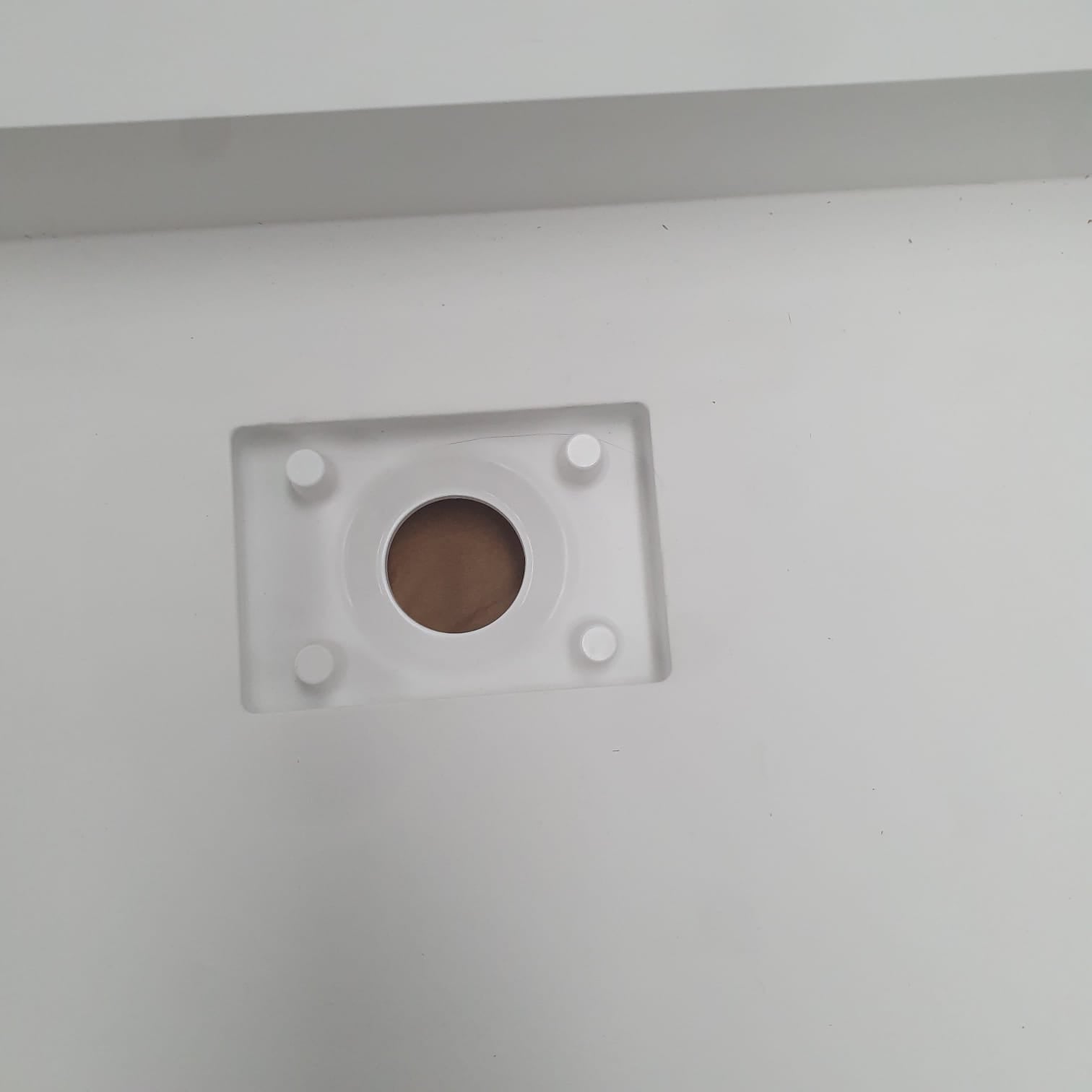 Piano moderno bianco lavabo bagno