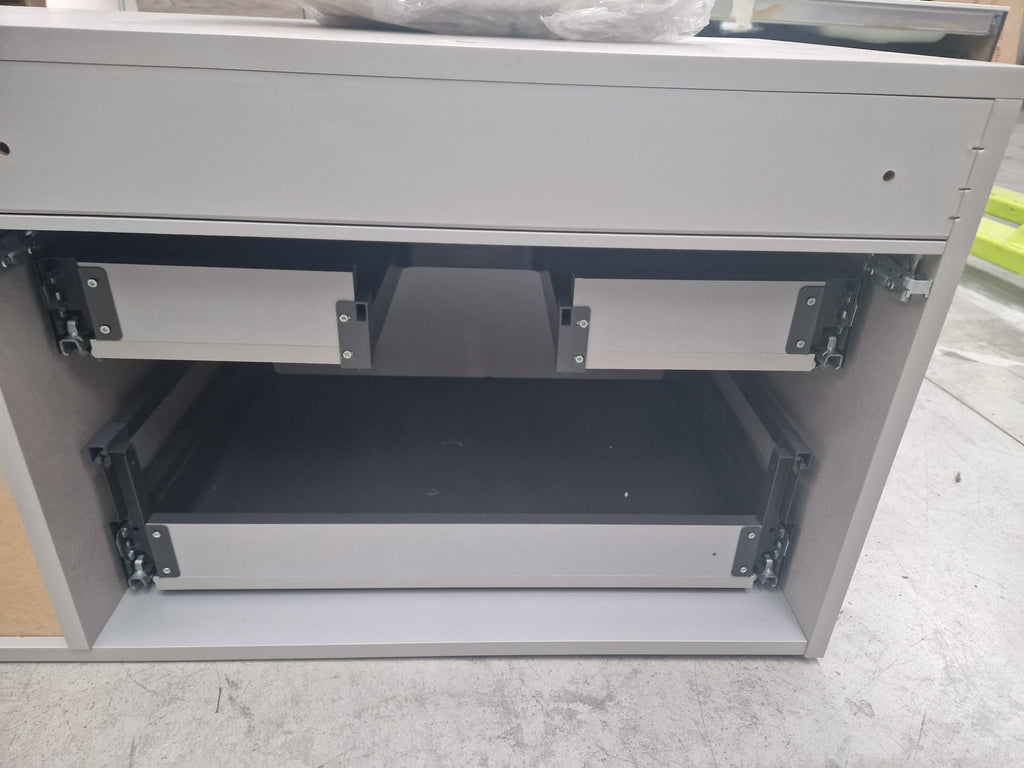 Mobile bagno con vano a giorno