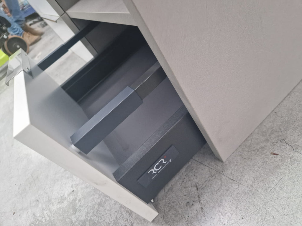 Mobile bagno con vano a giorno