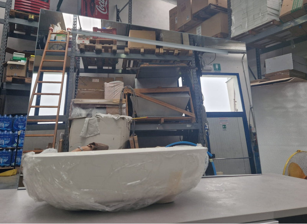 Mobile bagno con vano a giorno