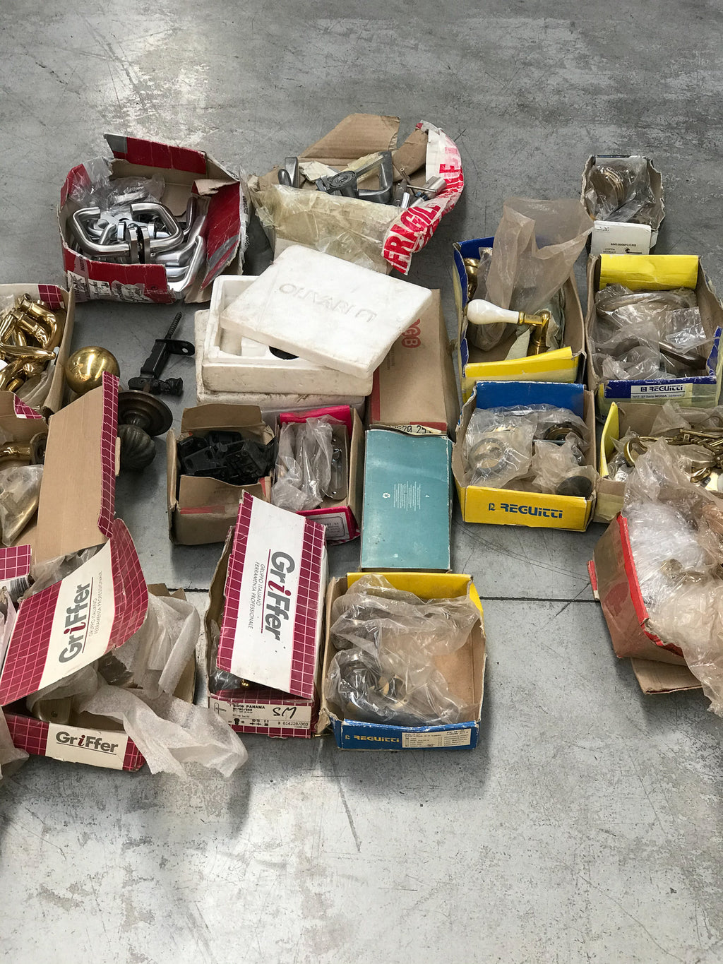 Stock maniglie ed accessori nuovi ed usati Griffer Reguitti Olivari Ghidini