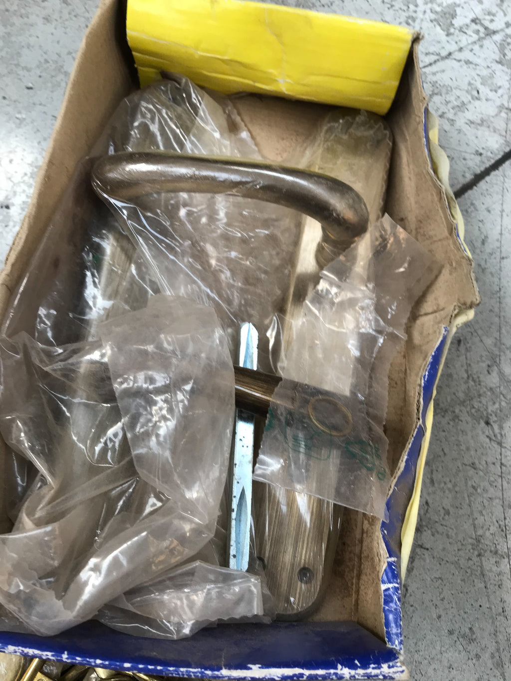 Stock maniglie ed accessori nuovi ed usati Griffer Reguitti Olivari Ghidini