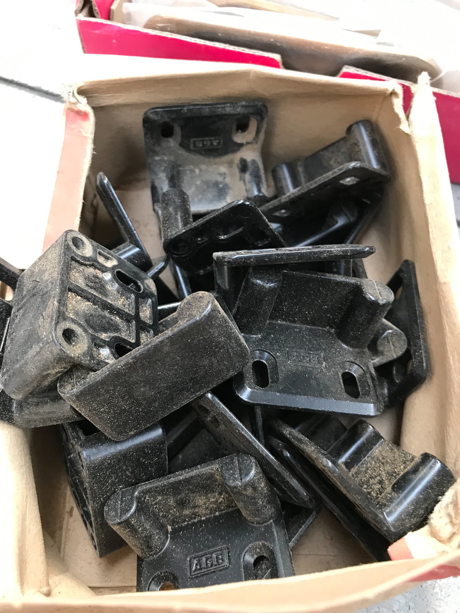 Stock maniglie ed accessori nuovi ed usati Griffer Reguitti Olivari Ghidini