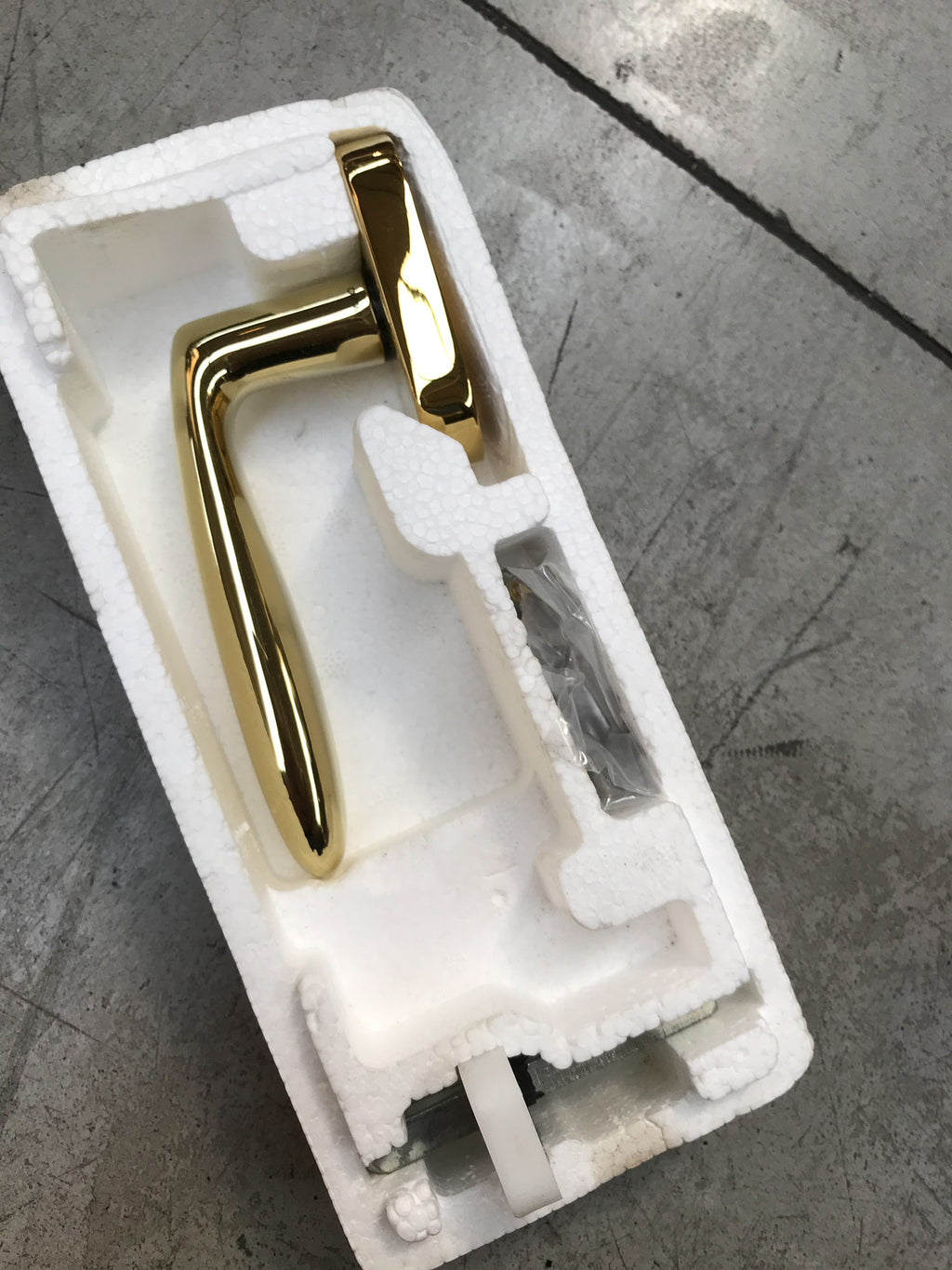 Stock maniglie ed accessori nuovi ed usati Griffer Reguitti Olivari Ghidini