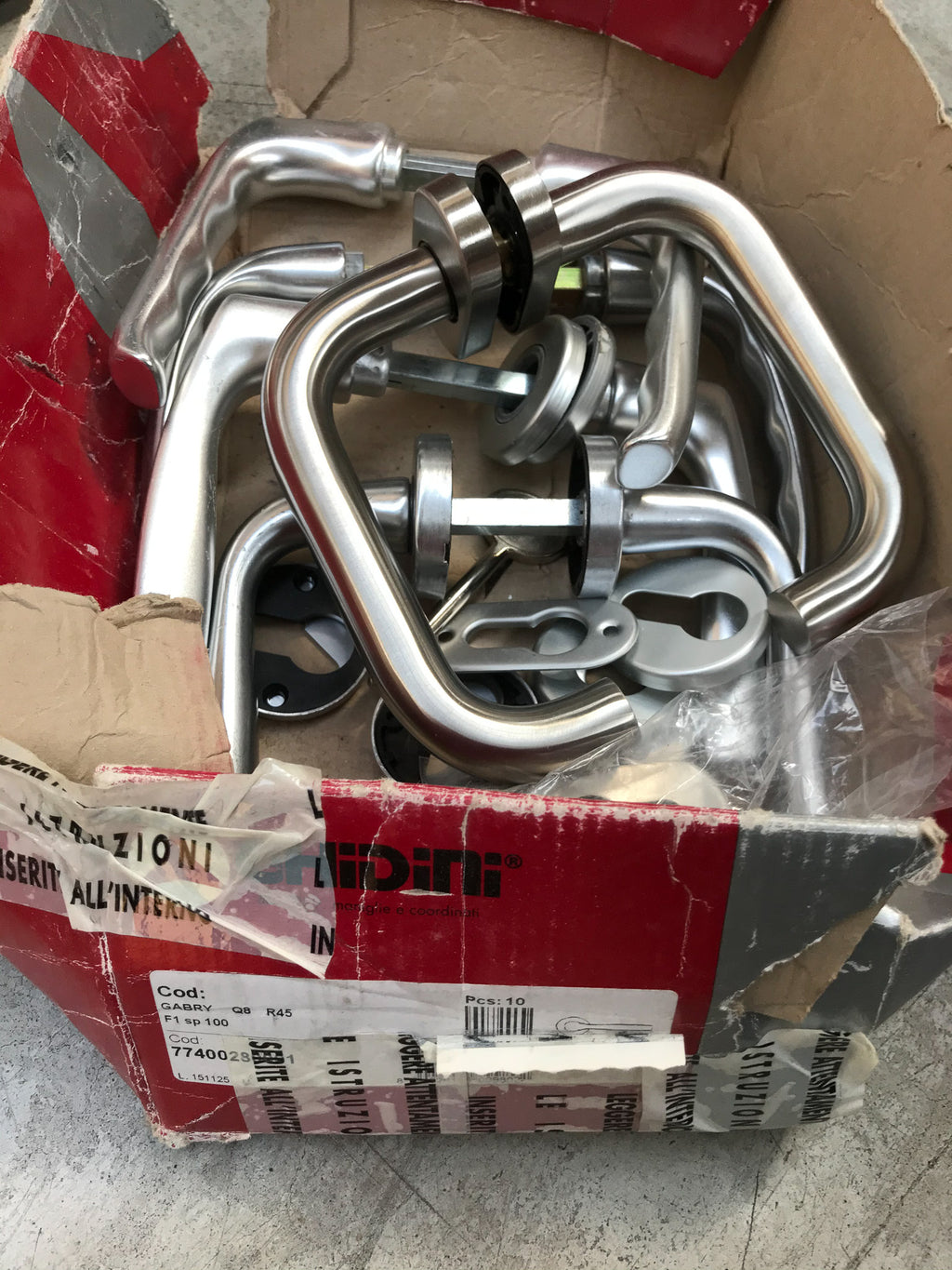 Stock maniglie ed accessori nuovi ed usati Griffer Reguitti Olivari Ghidini