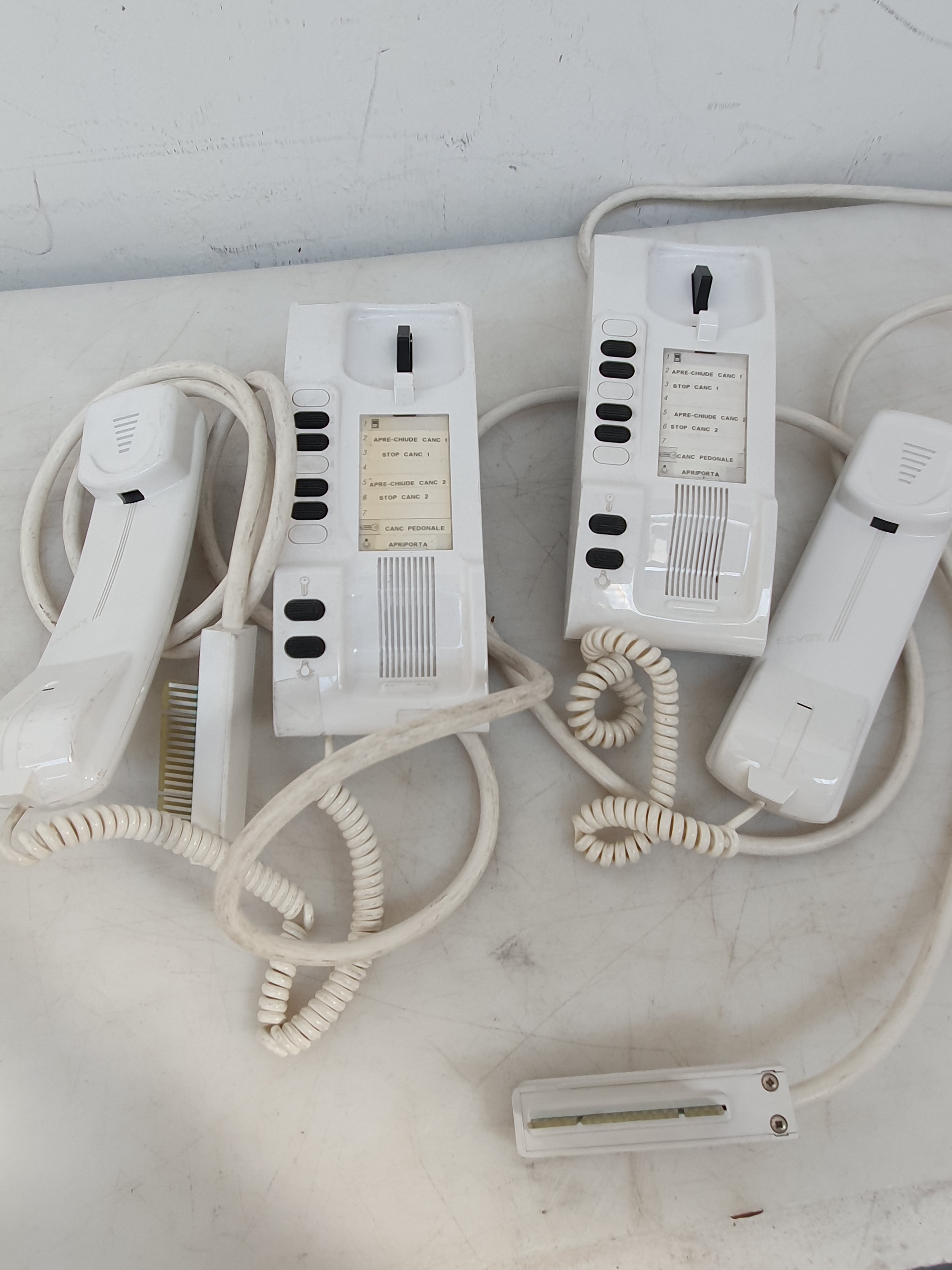 Due citofoni da parete Vimar Elvex Pat Pend